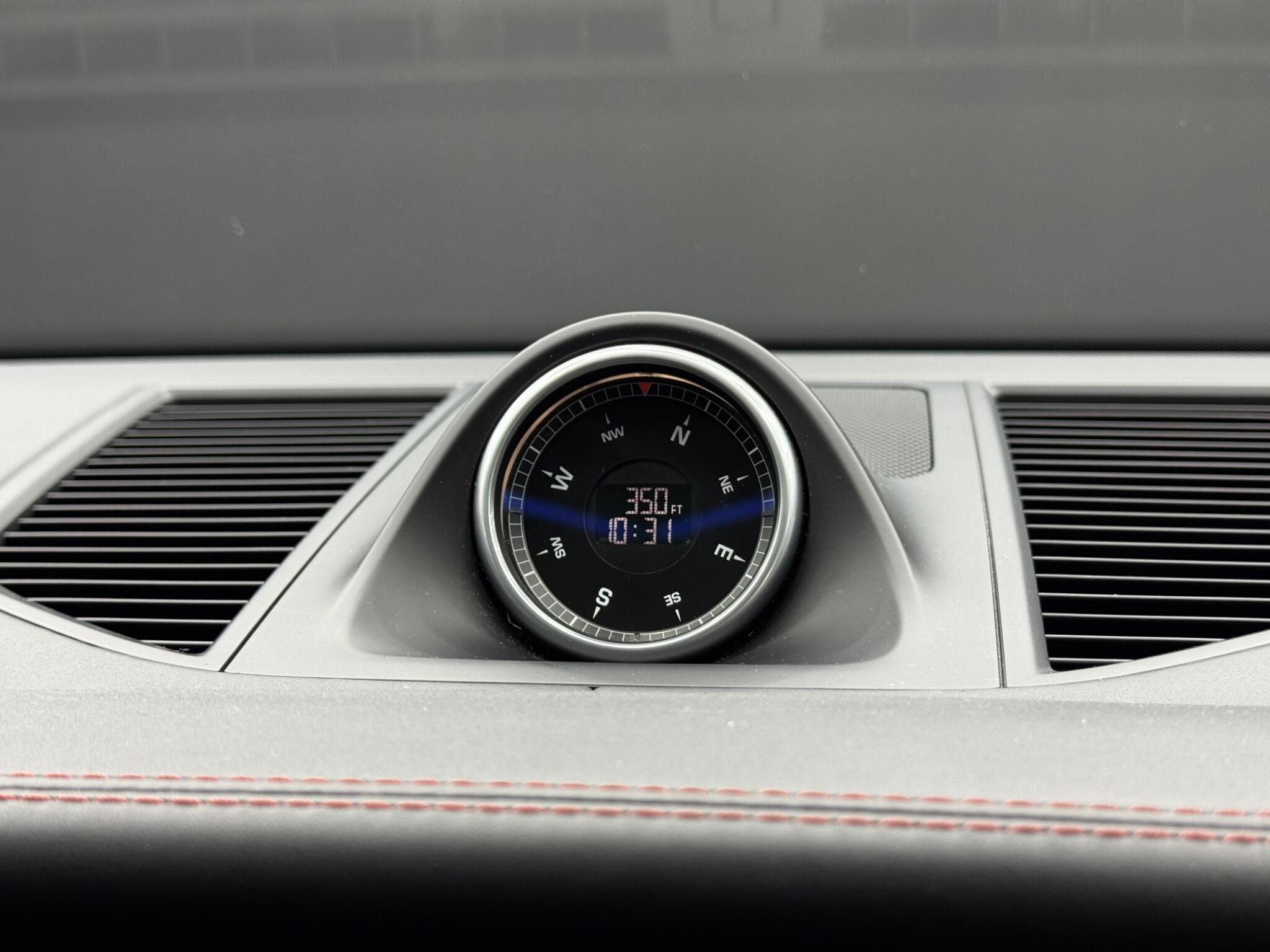 Porsche Macan - Image 36