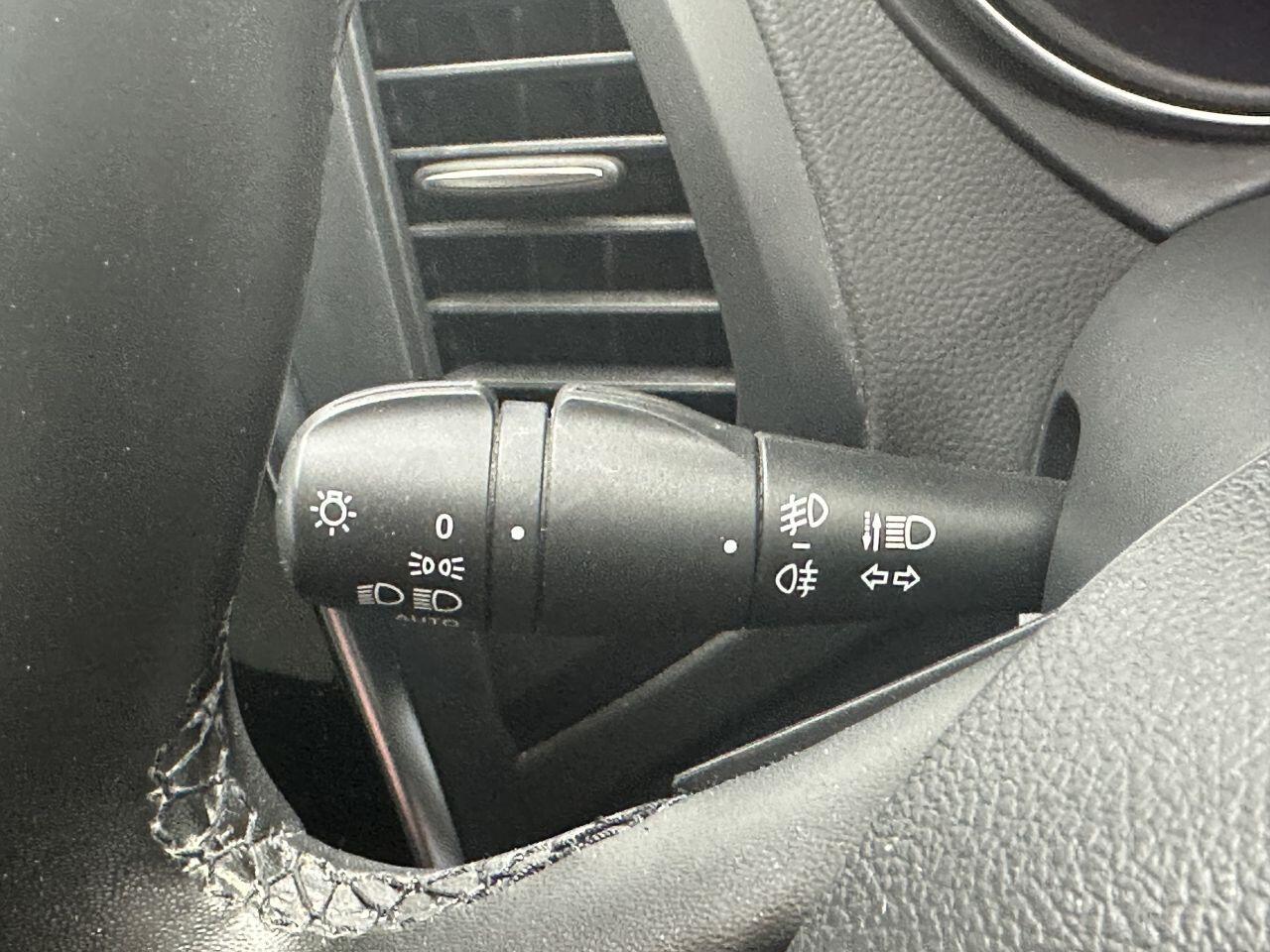 Renault Captur - Image 29