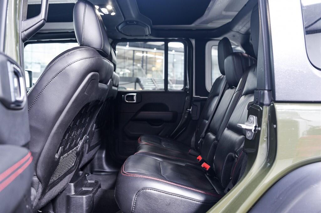 Jeep Wrangler - Image 15