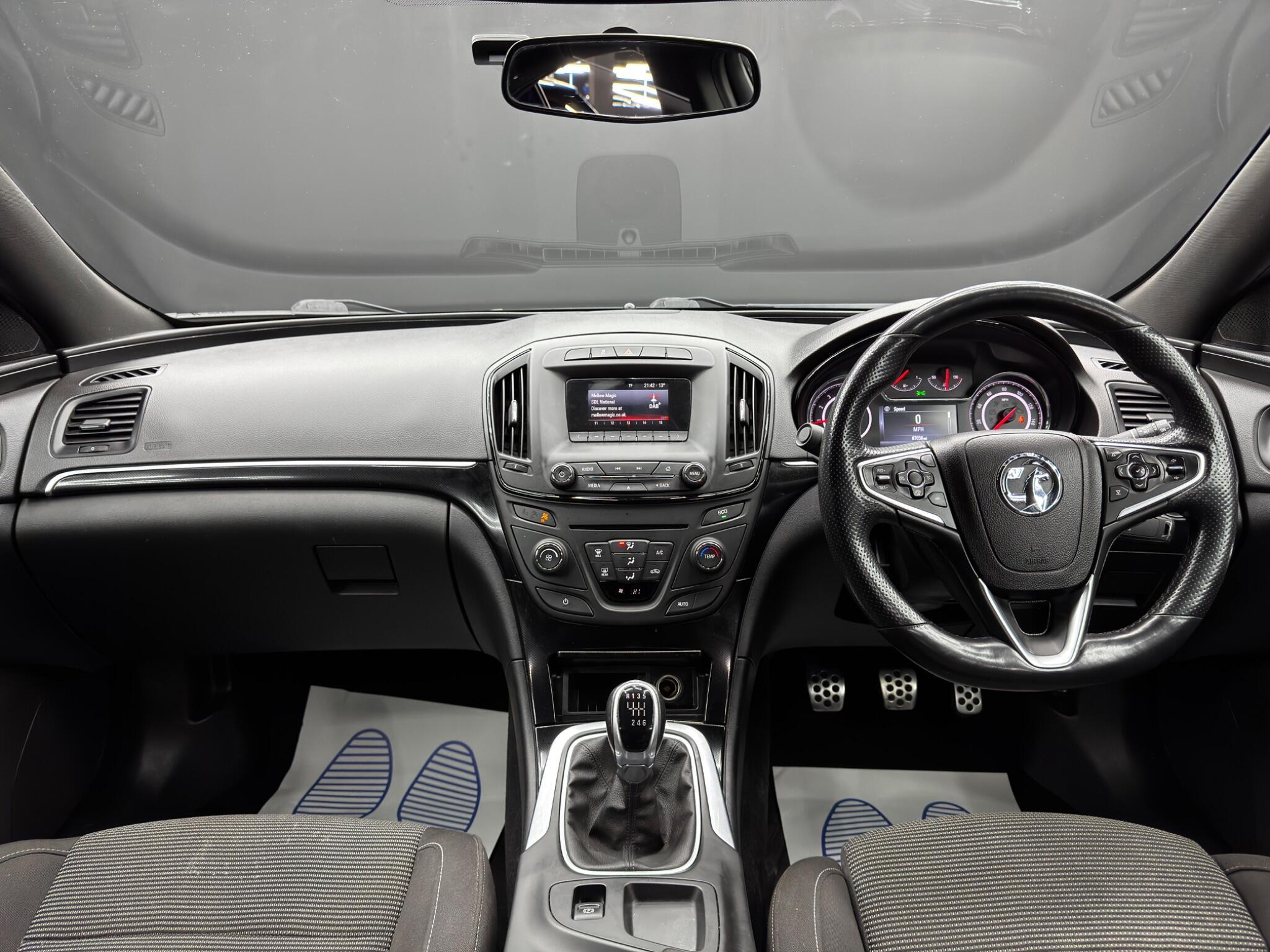 Vauxhall Insignia - Image 10