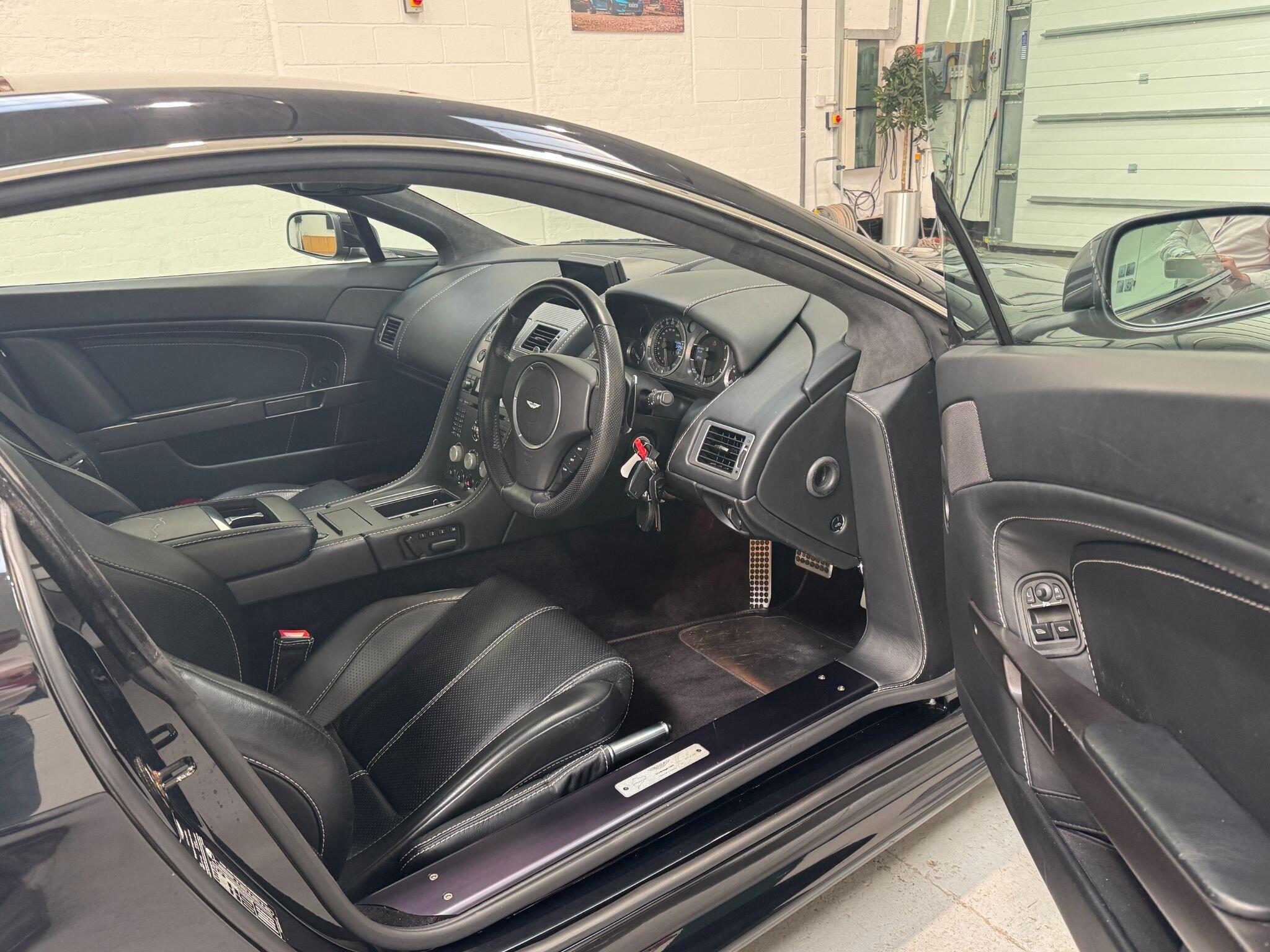 Aston Martin Vantage - Image 62