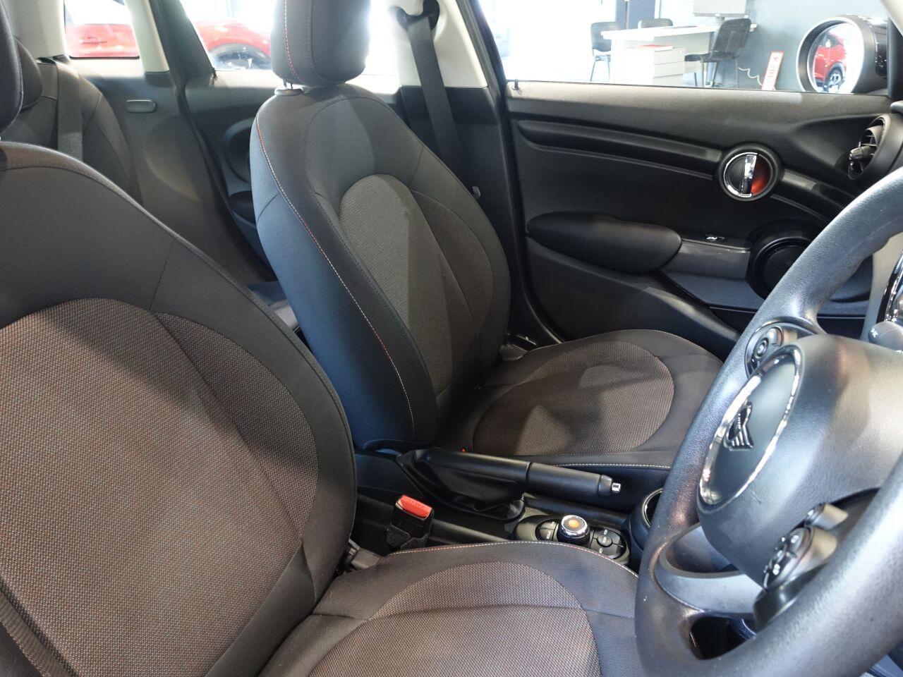 MINI Hatch - Image 13