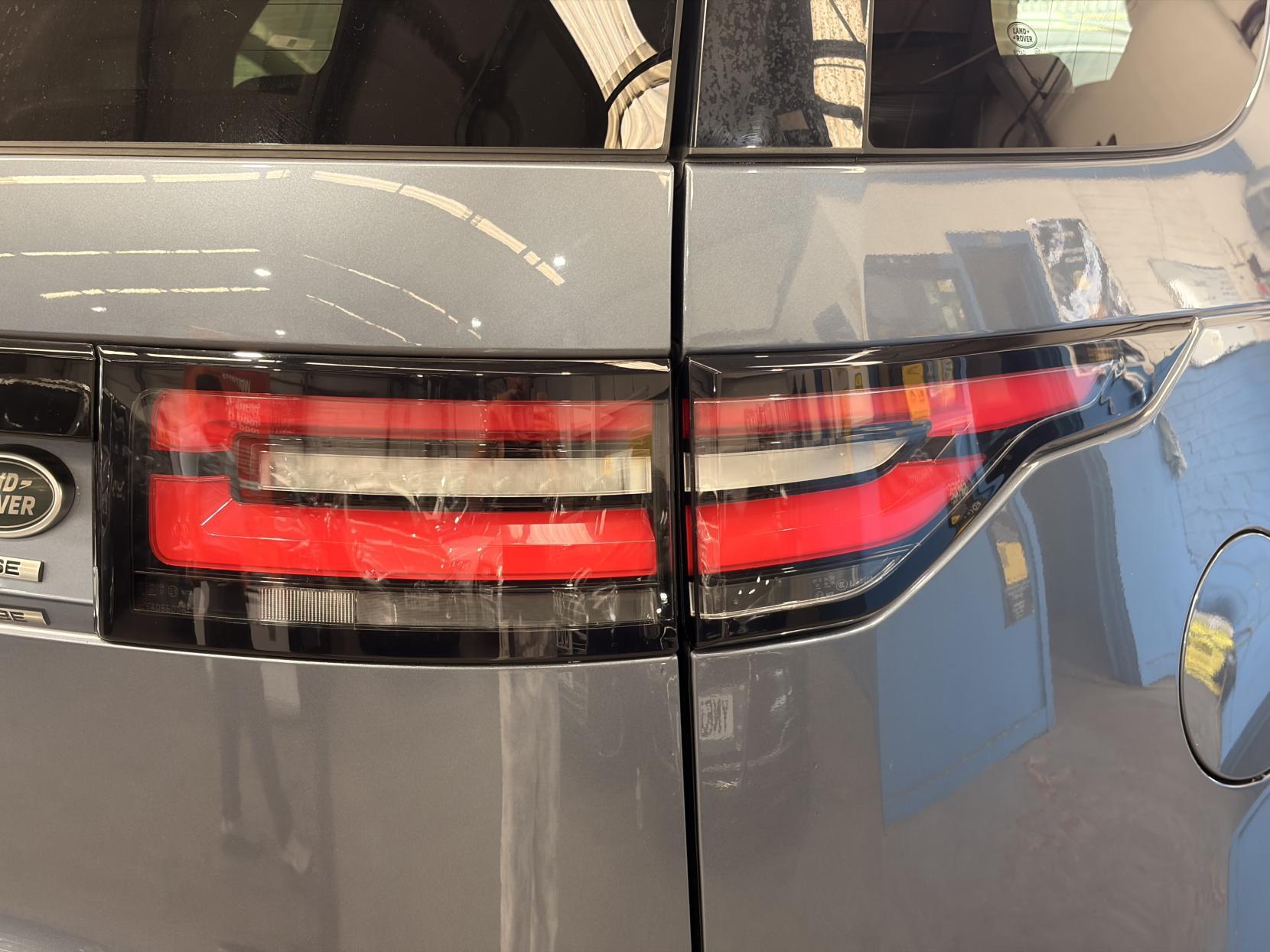 Land Rover Discovery - Image 12