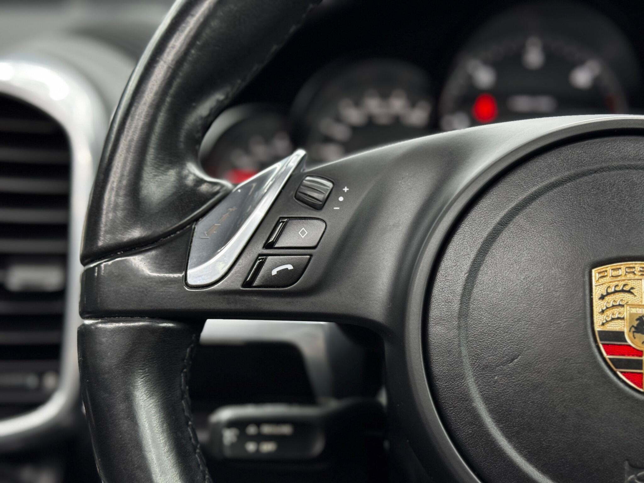 Porsche Cayenne - Image 20