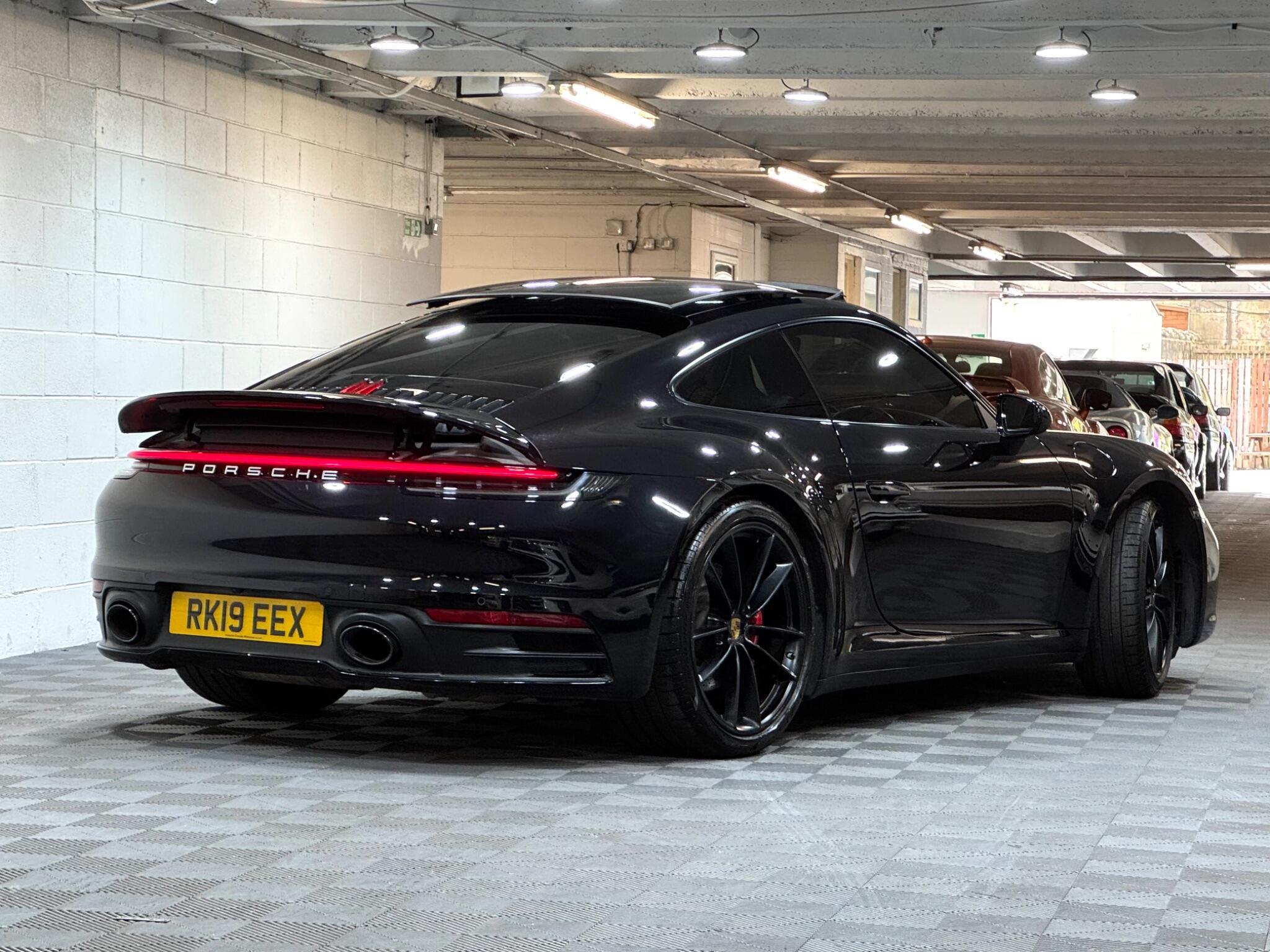 Porsche 911 - Image 17