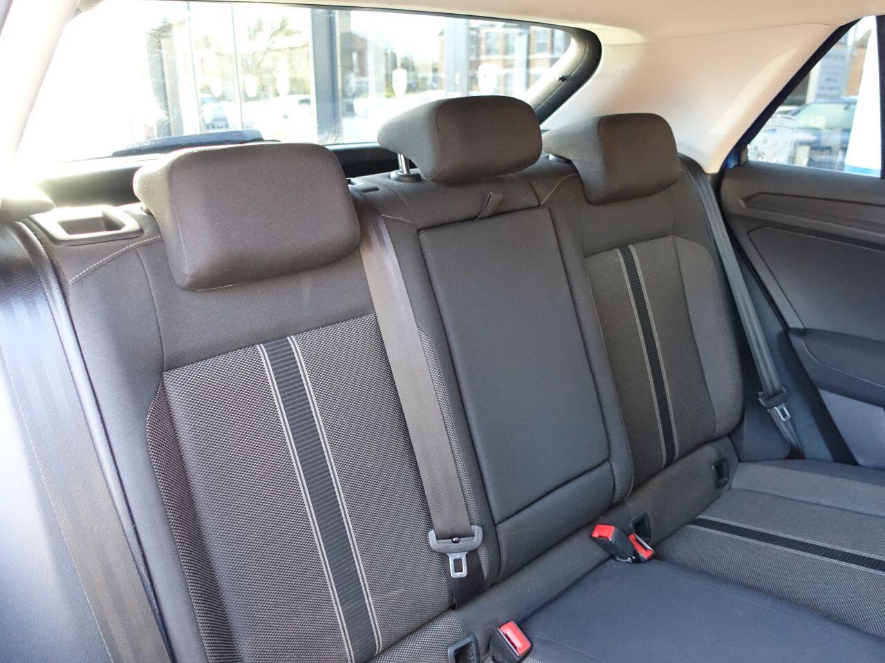 Volkswagen T-Roc - Image 24