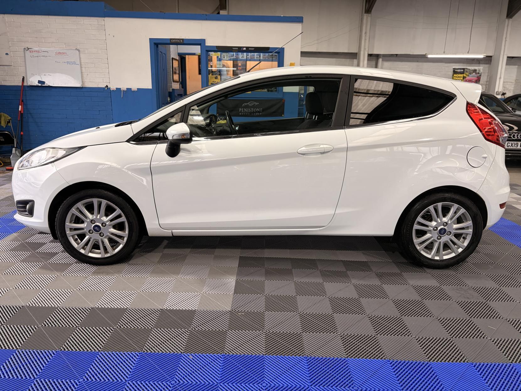 Ford Fiesta - Image 4