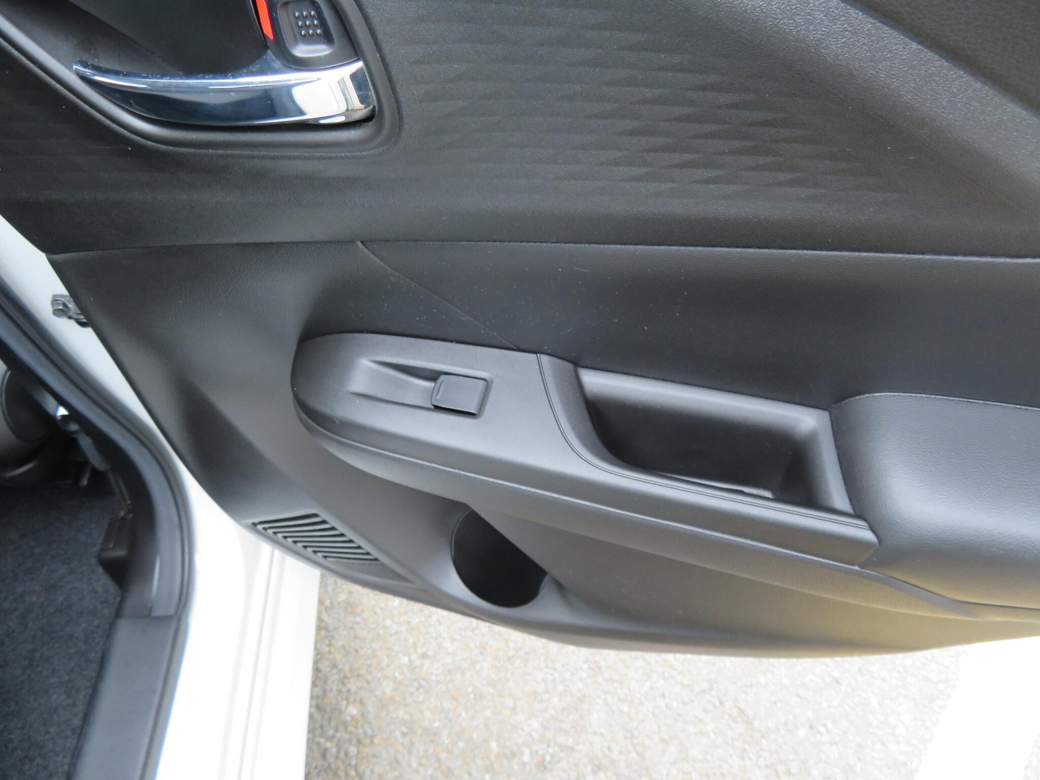 Suzuki Swift - Image 19