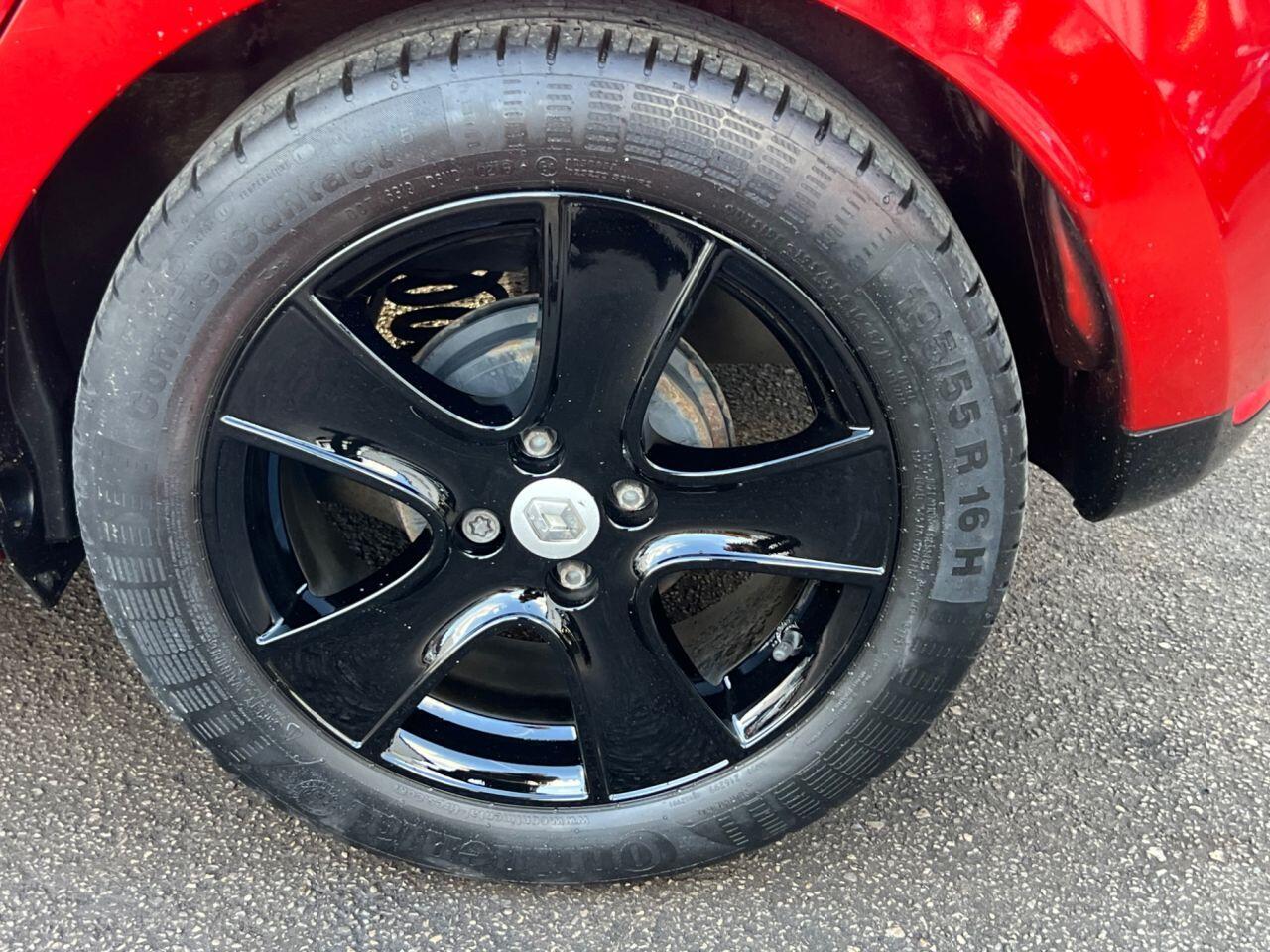 Renault Clio - Image 26