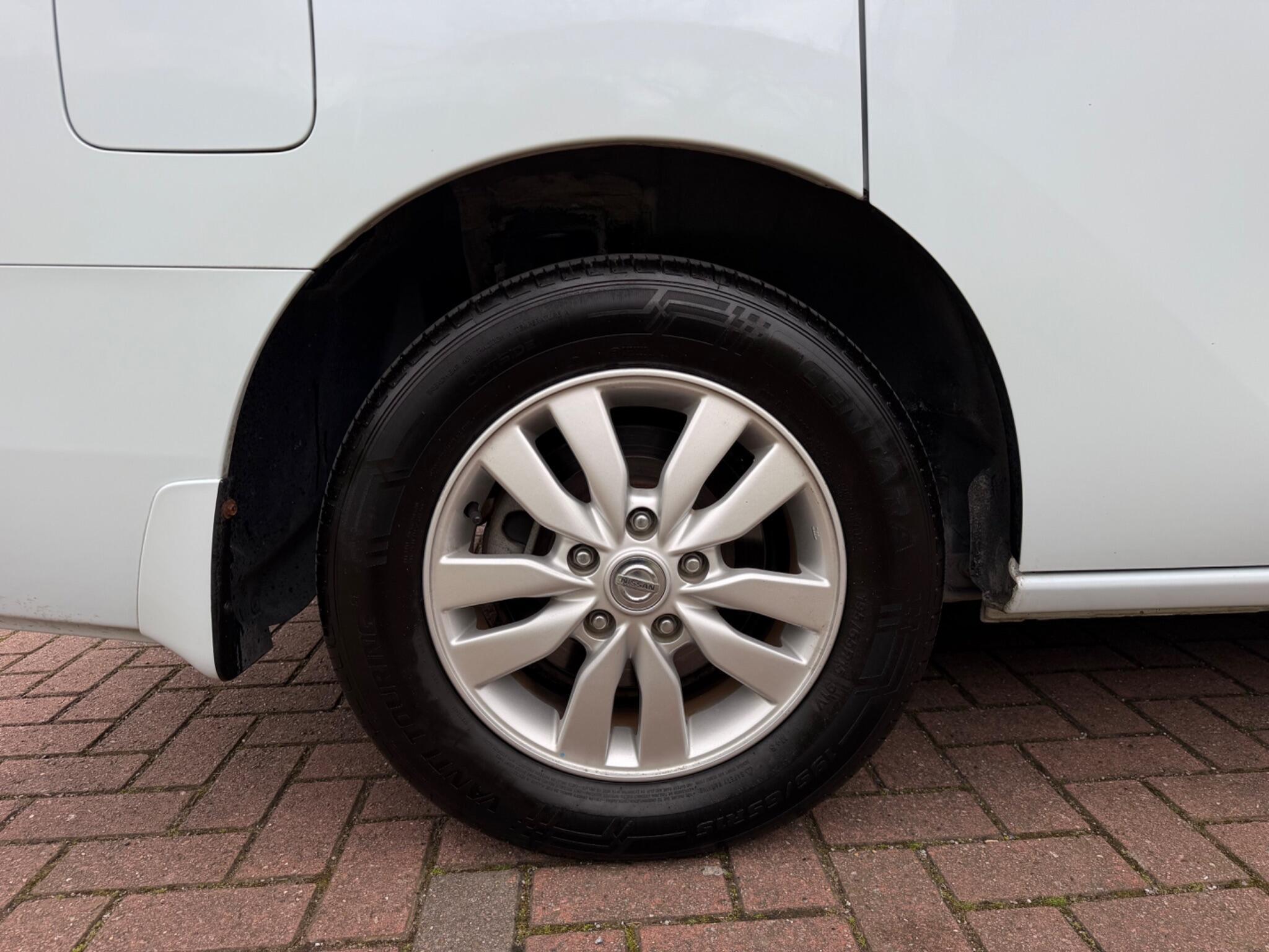 Nissan Serena - Image 26