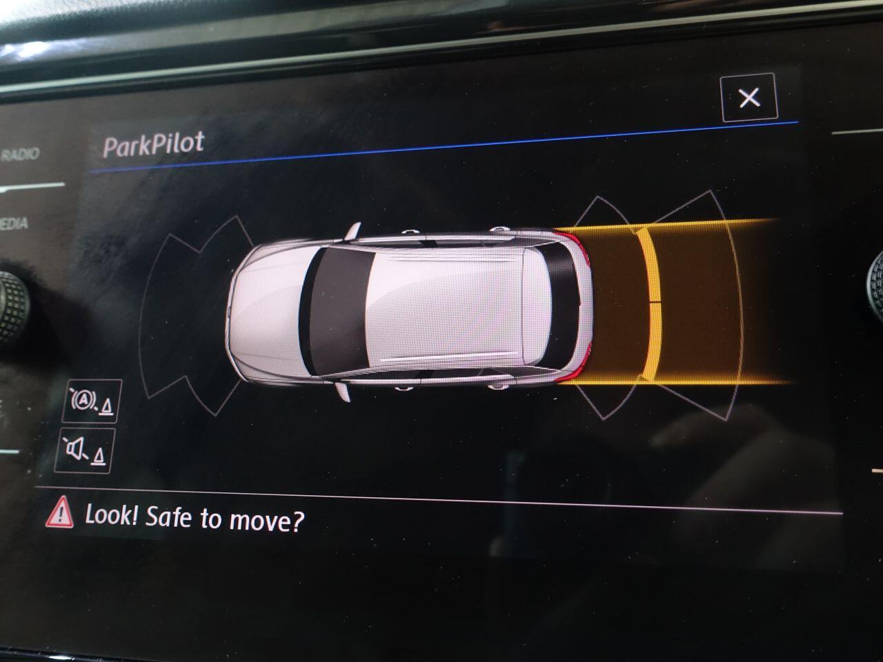 Volkswagen T-Roc - Image 27