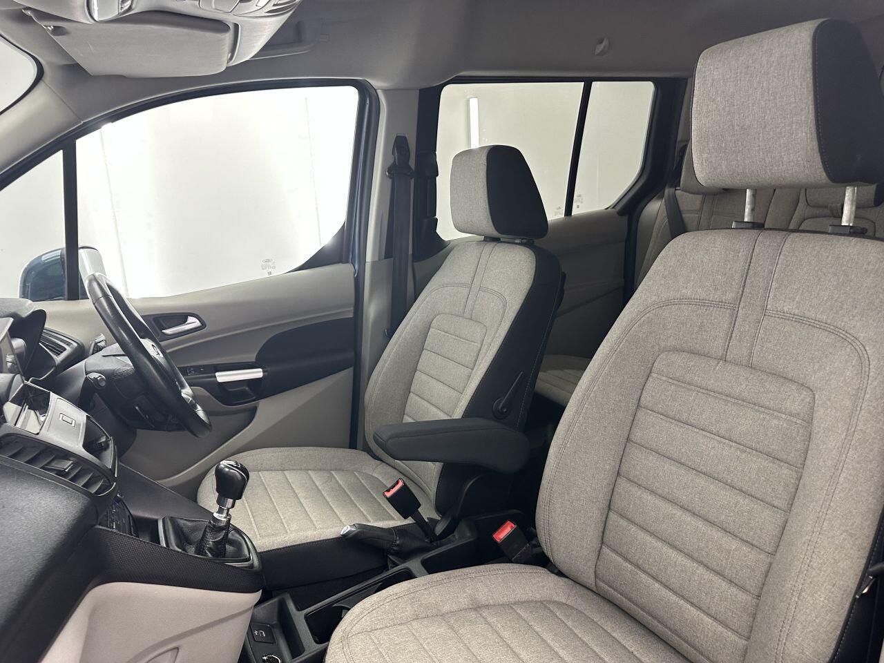 Ford Grand Tourneo Connect - Image 23