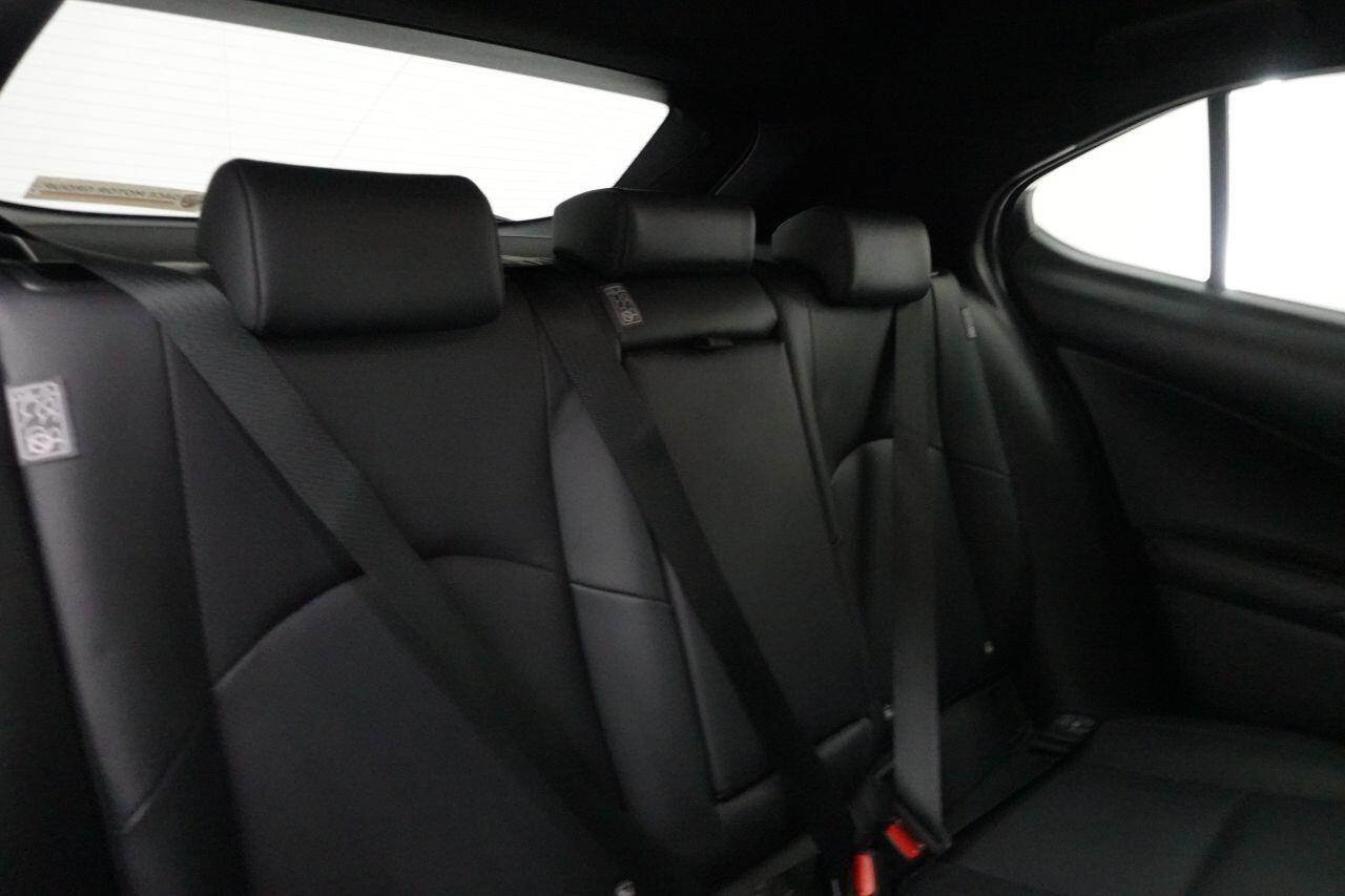 Lexus UX - Image 17