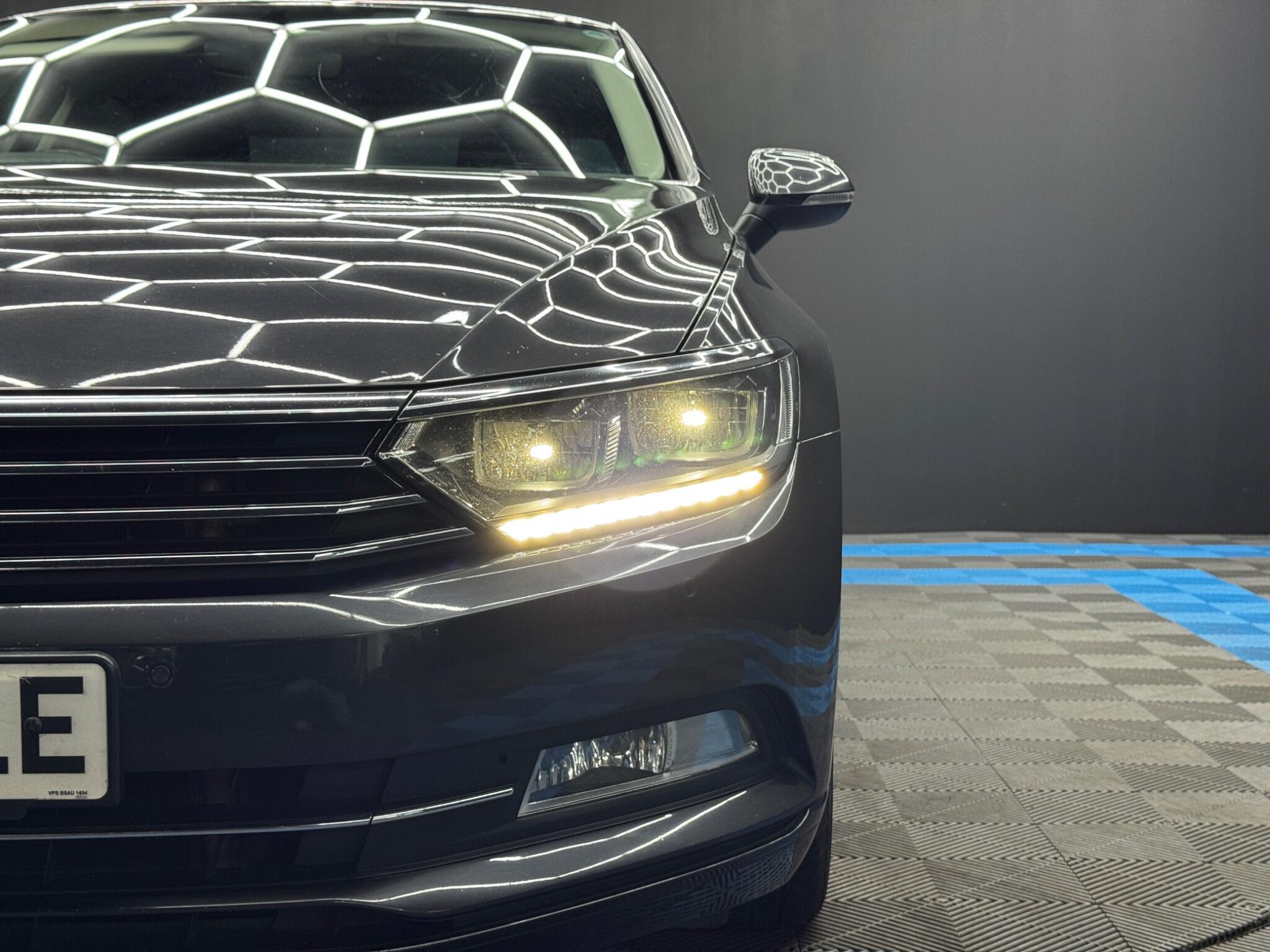 Volkswagen Passat - Image 47