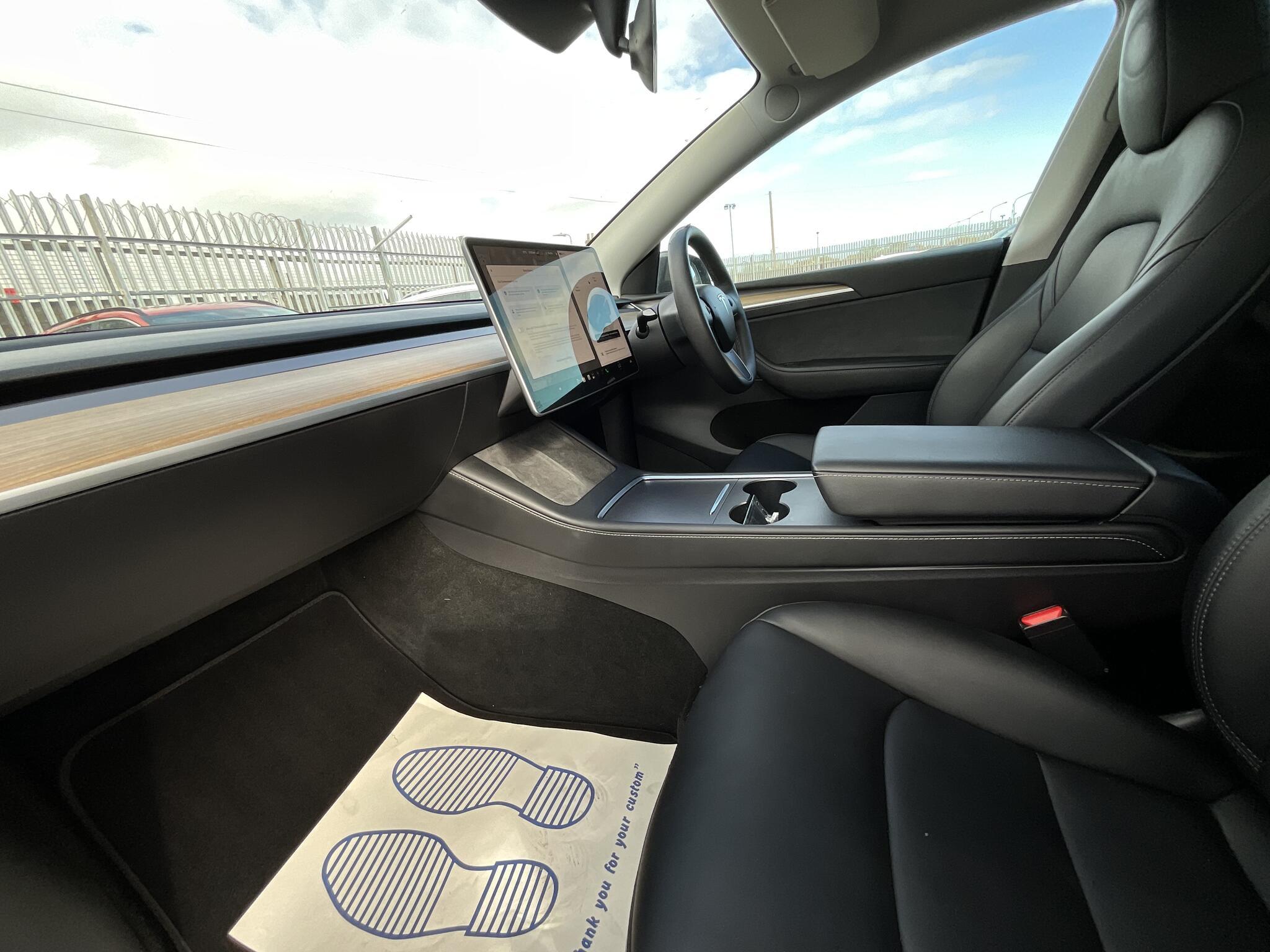 Tesla Model Y - Image 17