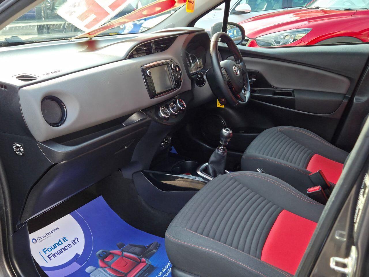 Toyota Yaris - Image 22