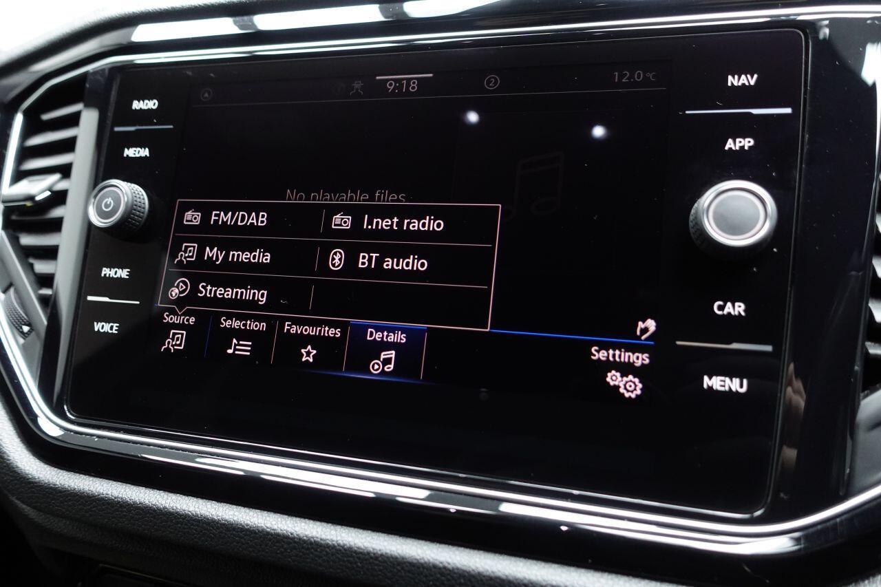 Volkswagen T-Roc - Image 24