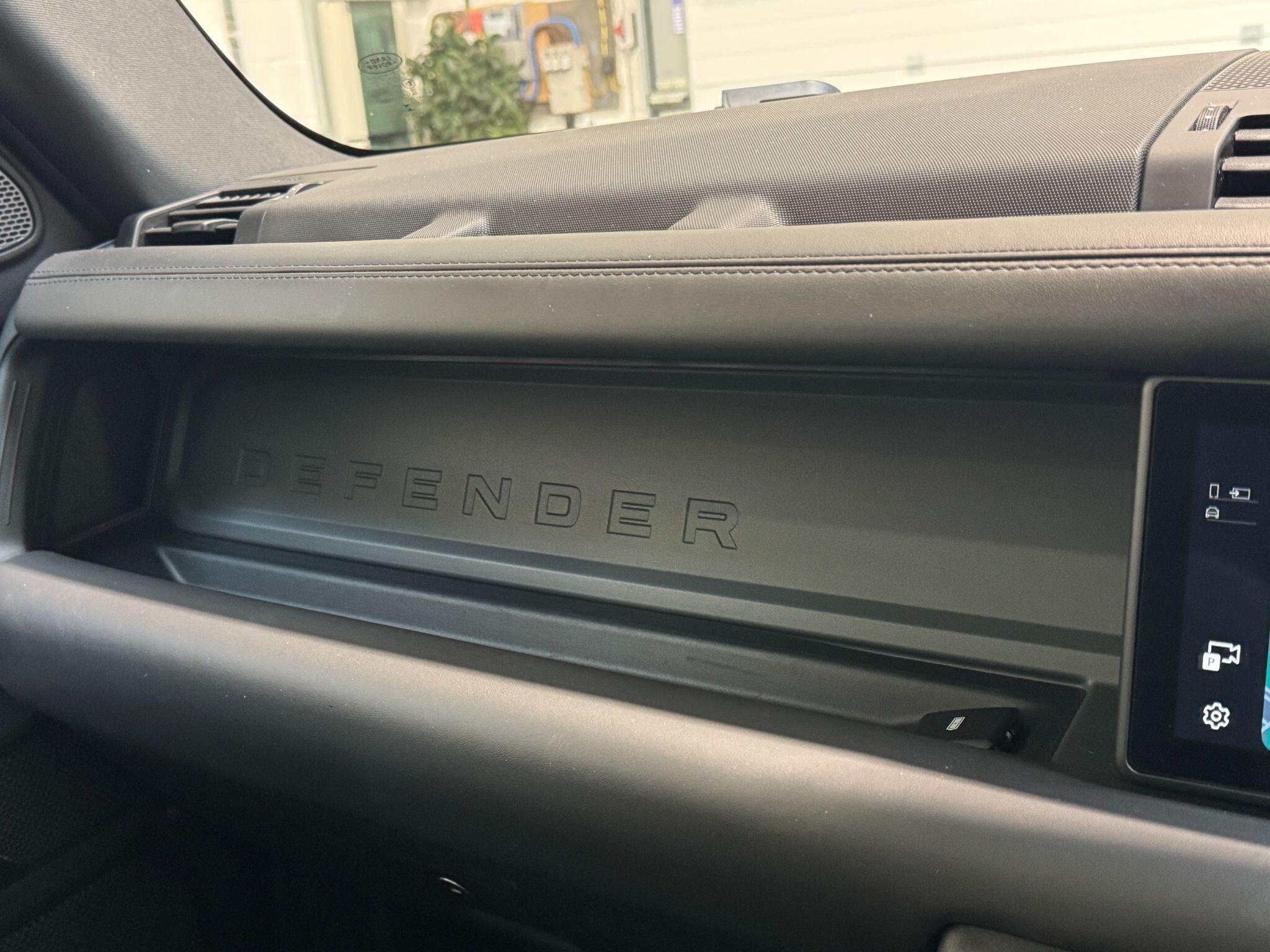 Land Rover Defender 90 - Image 81