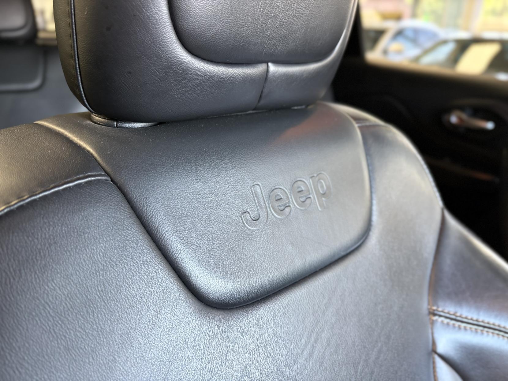 Jeep Cherokee - Image 12