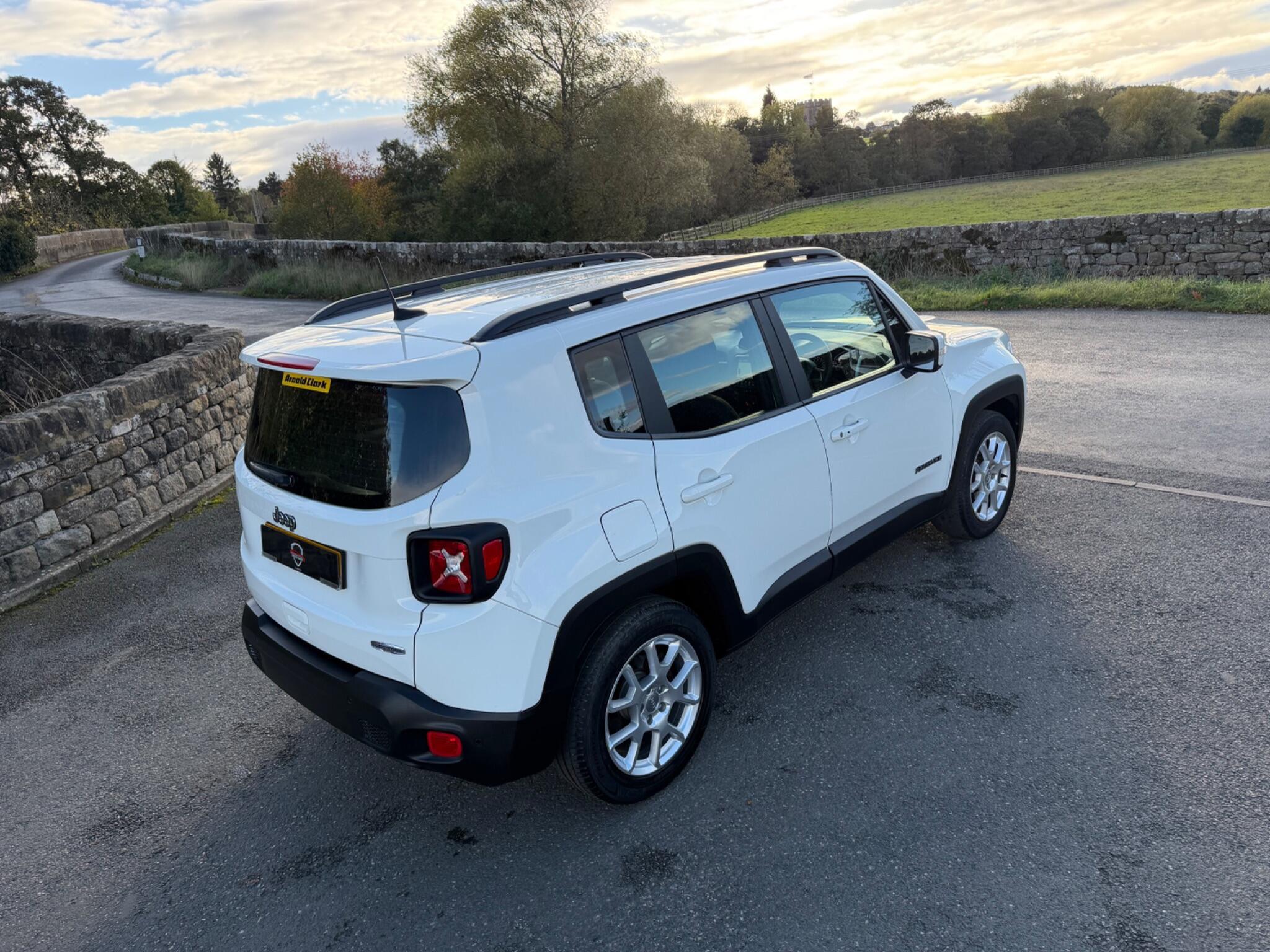 Jeep Renegade - Image 16