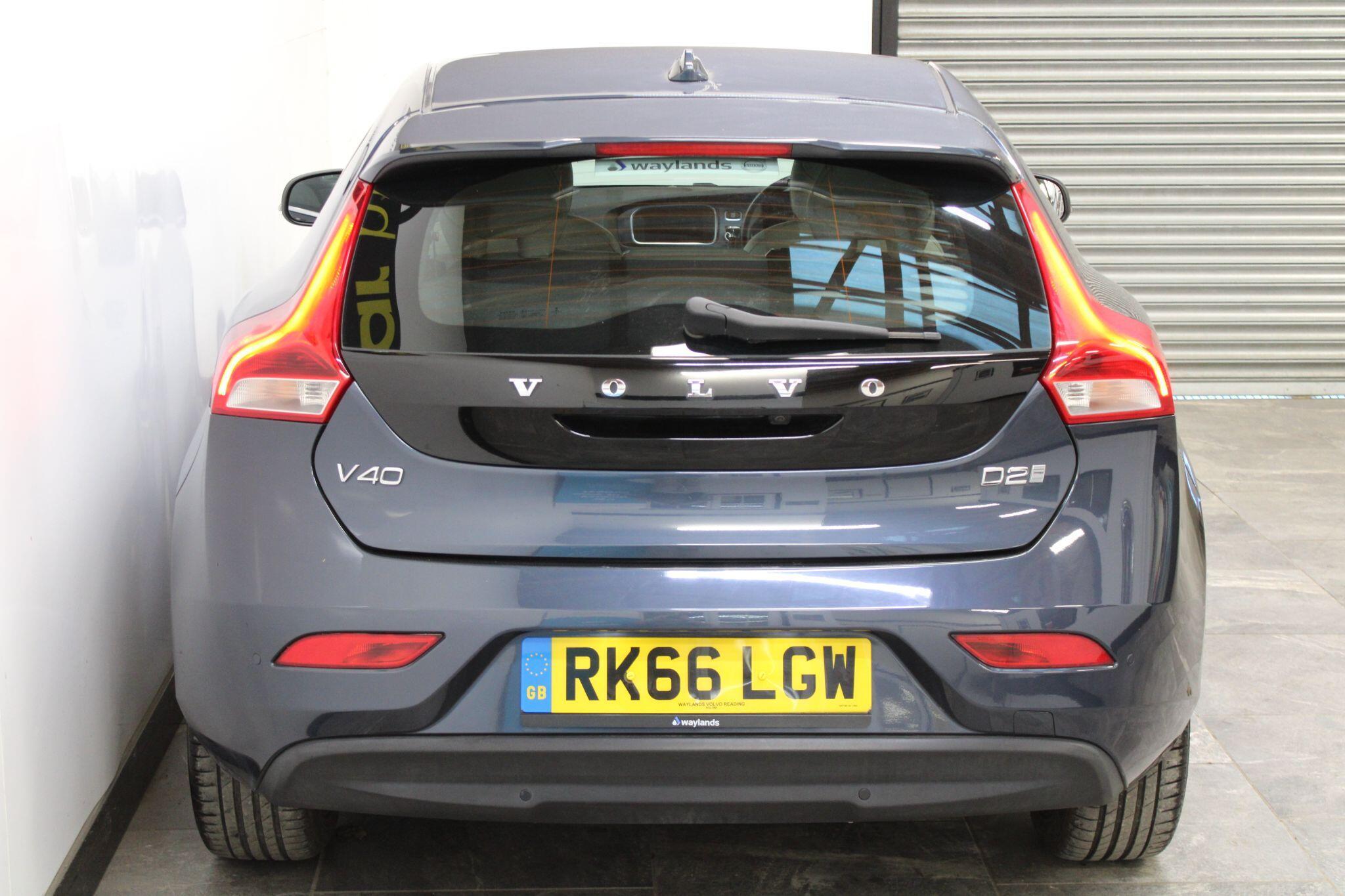 Volvo V40 - Image 13