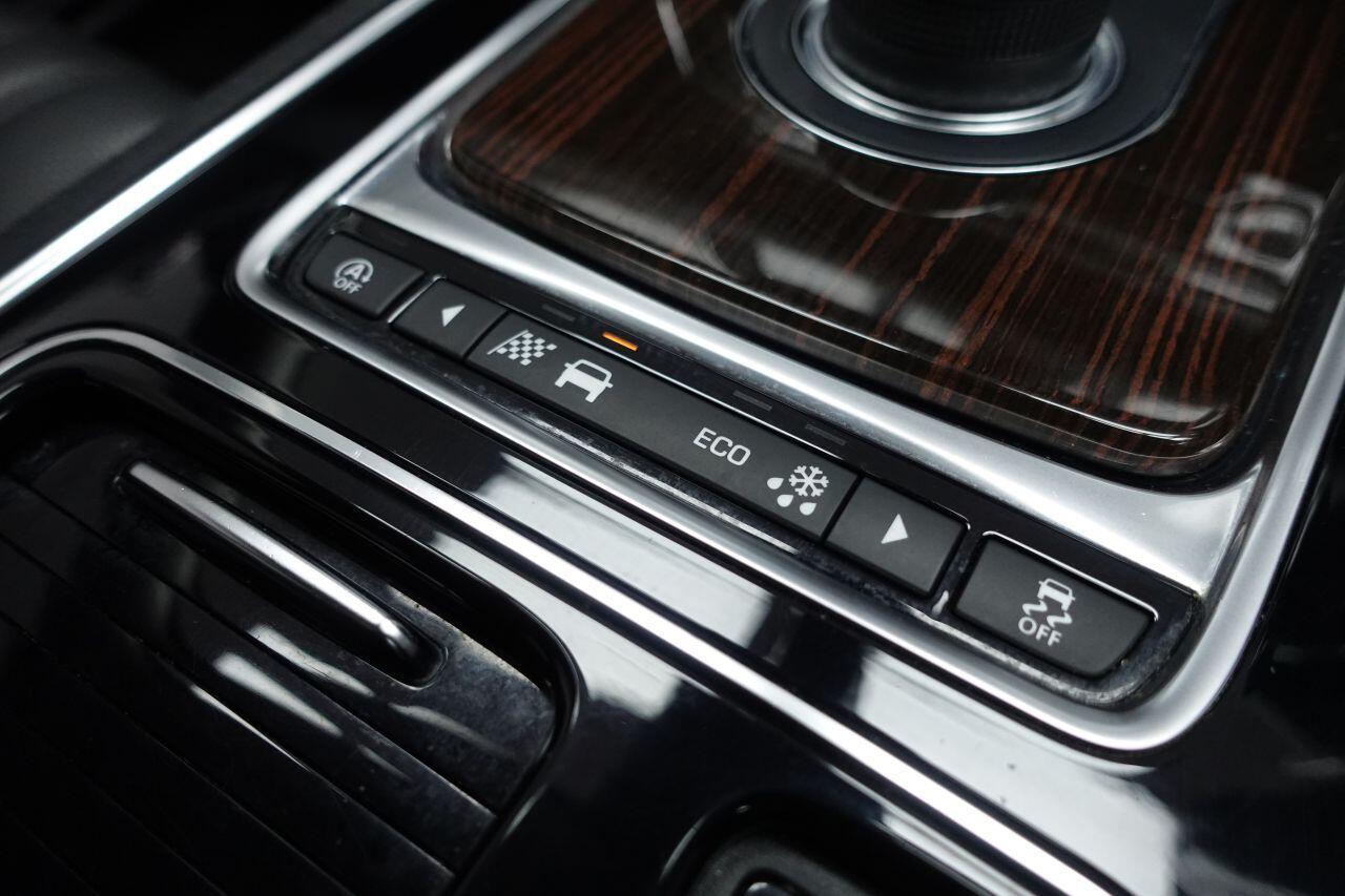 Jaguar XF - Image 43