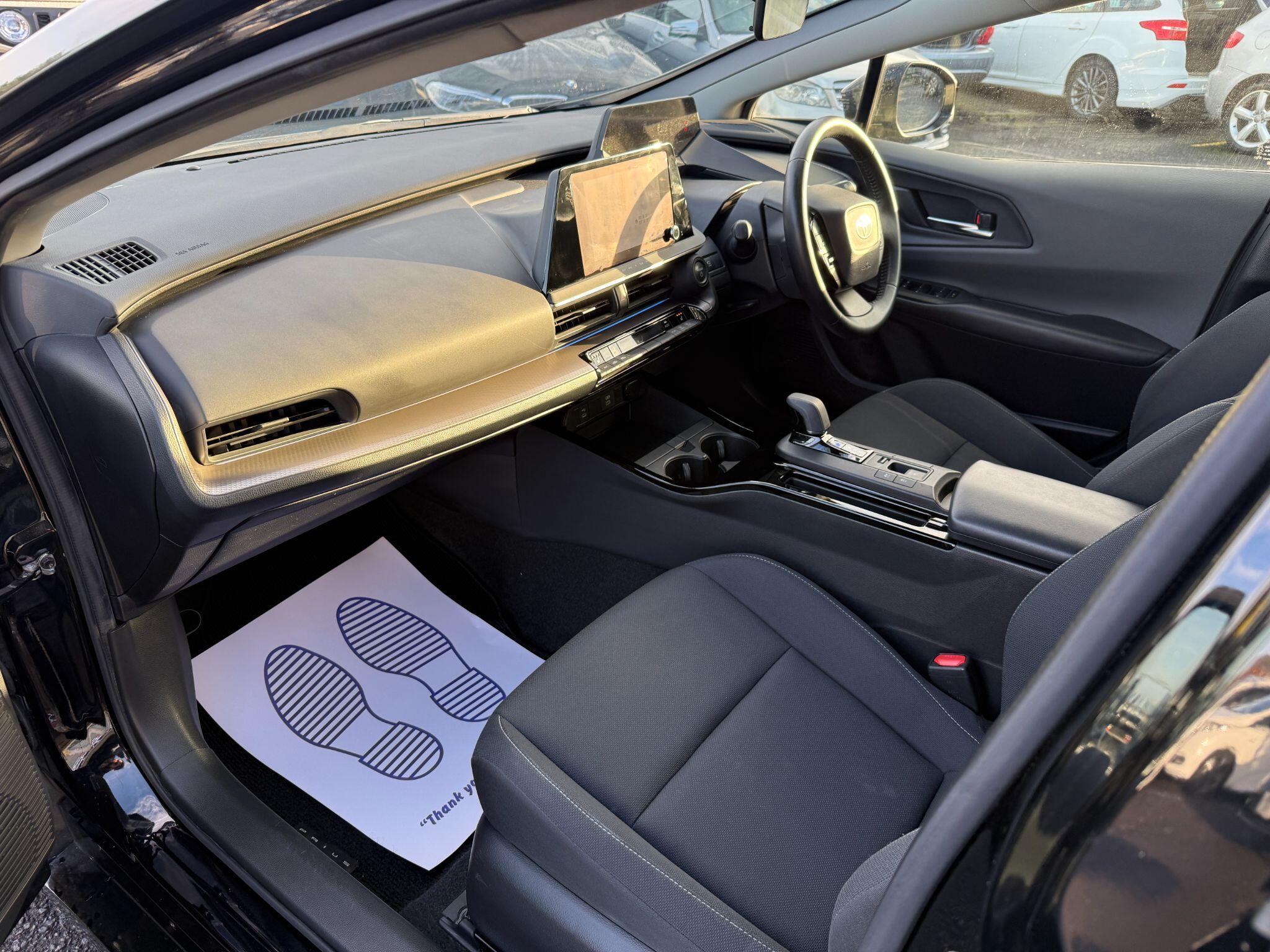 Toyota Prius - Image 29