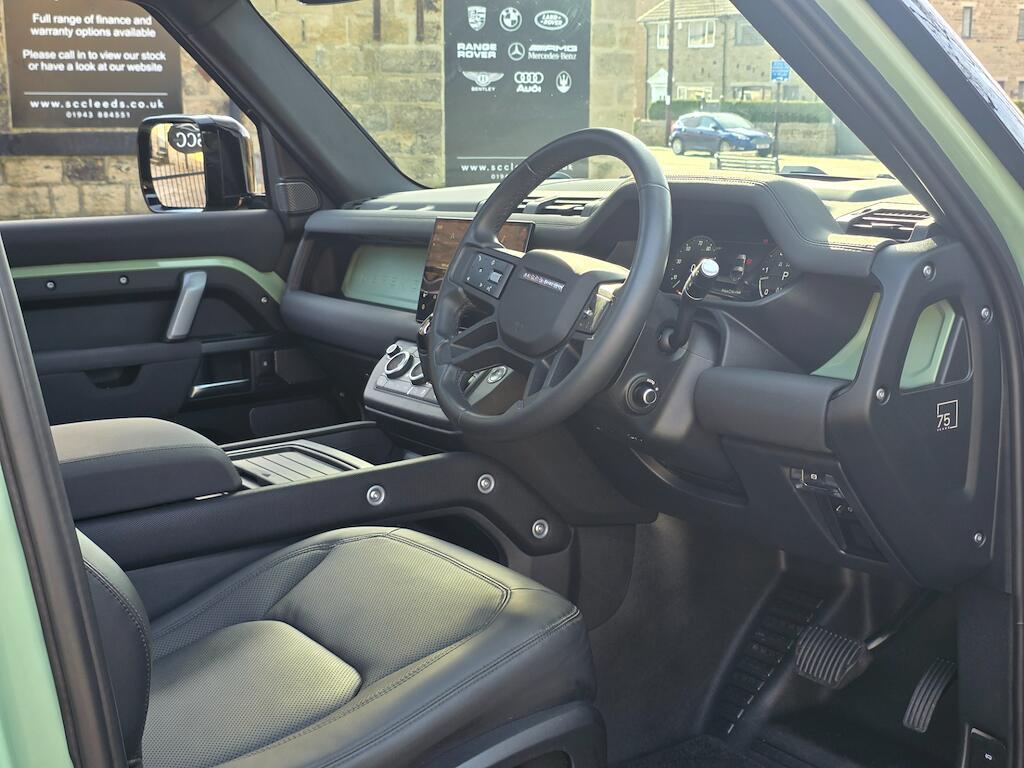 Land Rover Defender 90 - Image 35