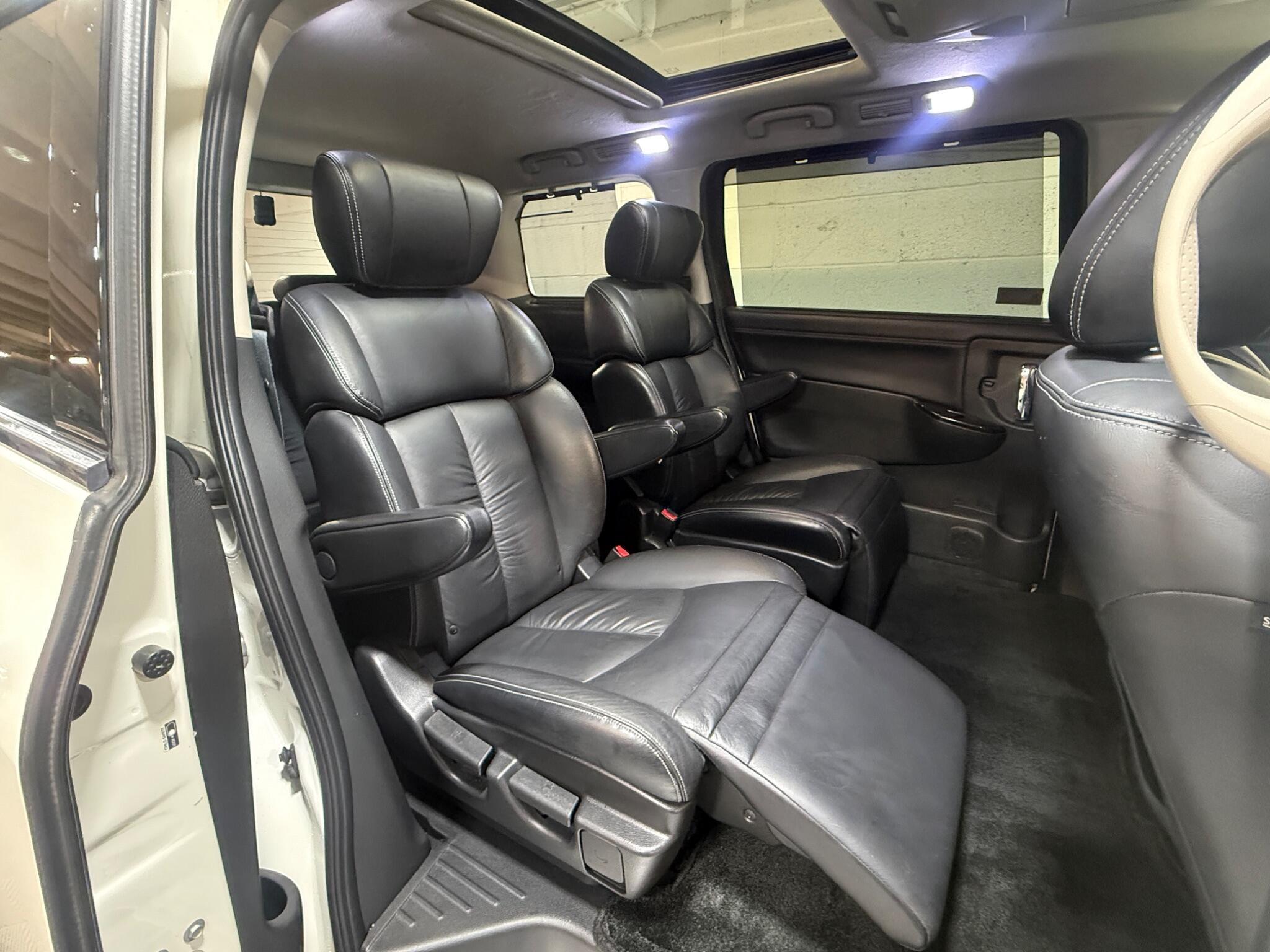 Nissan Elgrand - Image 13