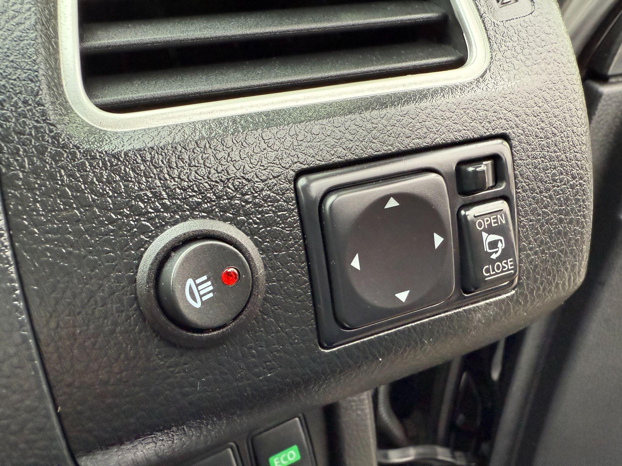 Nissan Serena - Image 53