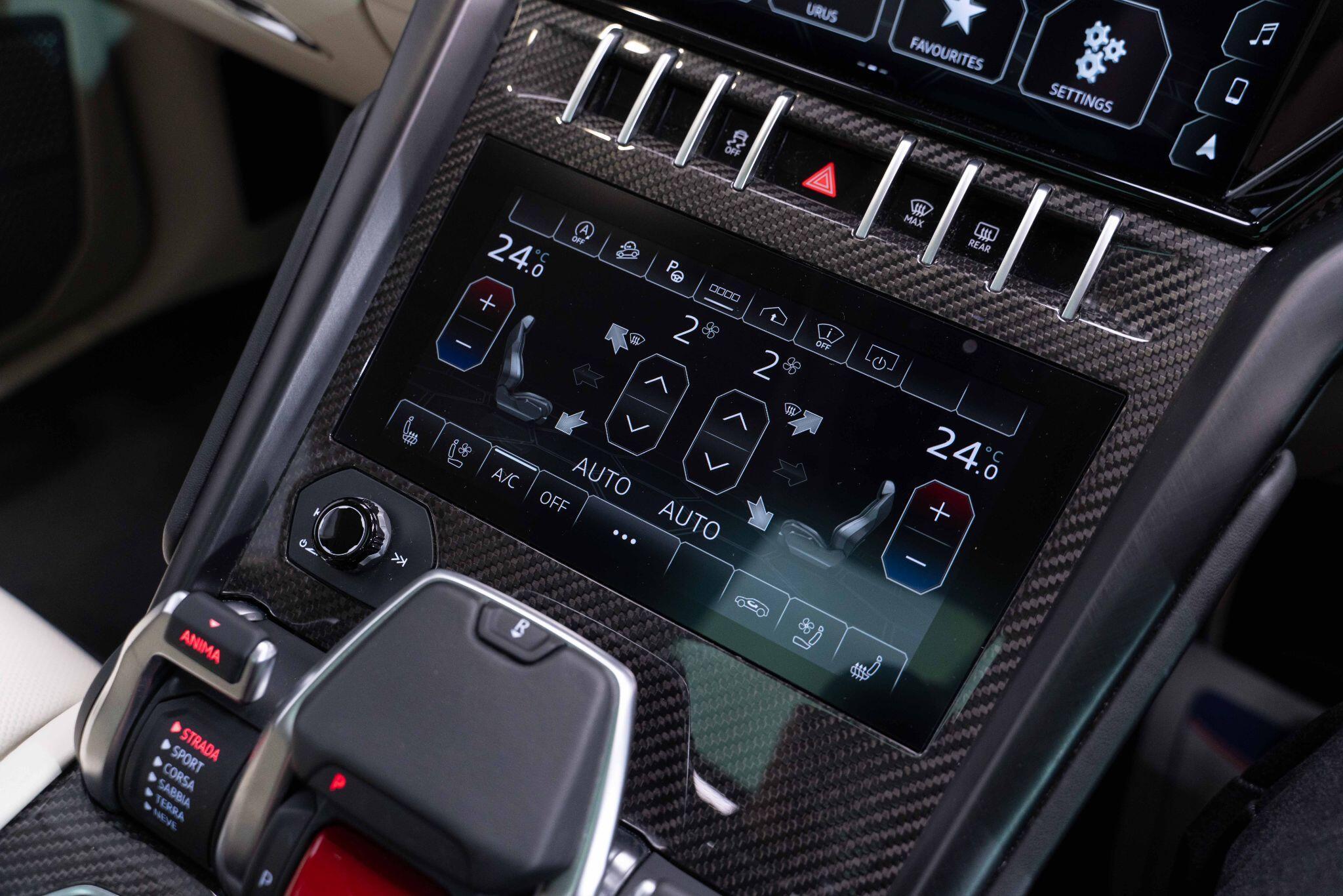 Lamborghini Urus - Image 61