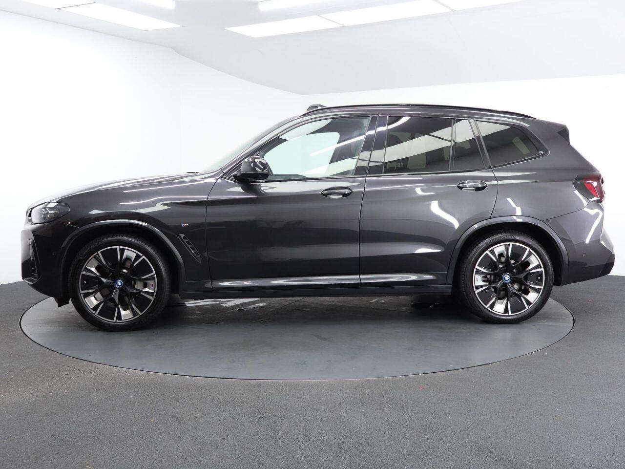 BMW iX3 - Image 9
