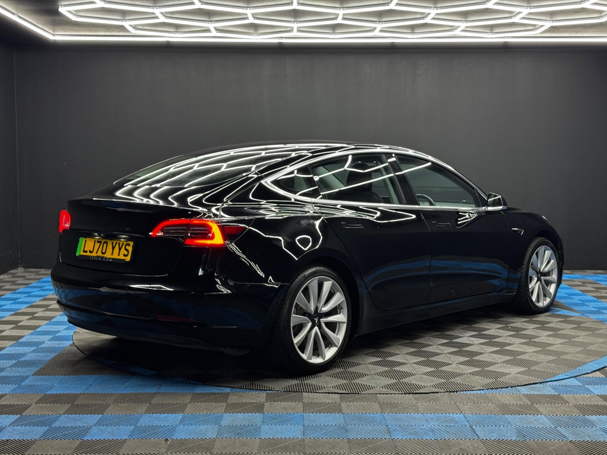 Tesla Model 3 - Image 5