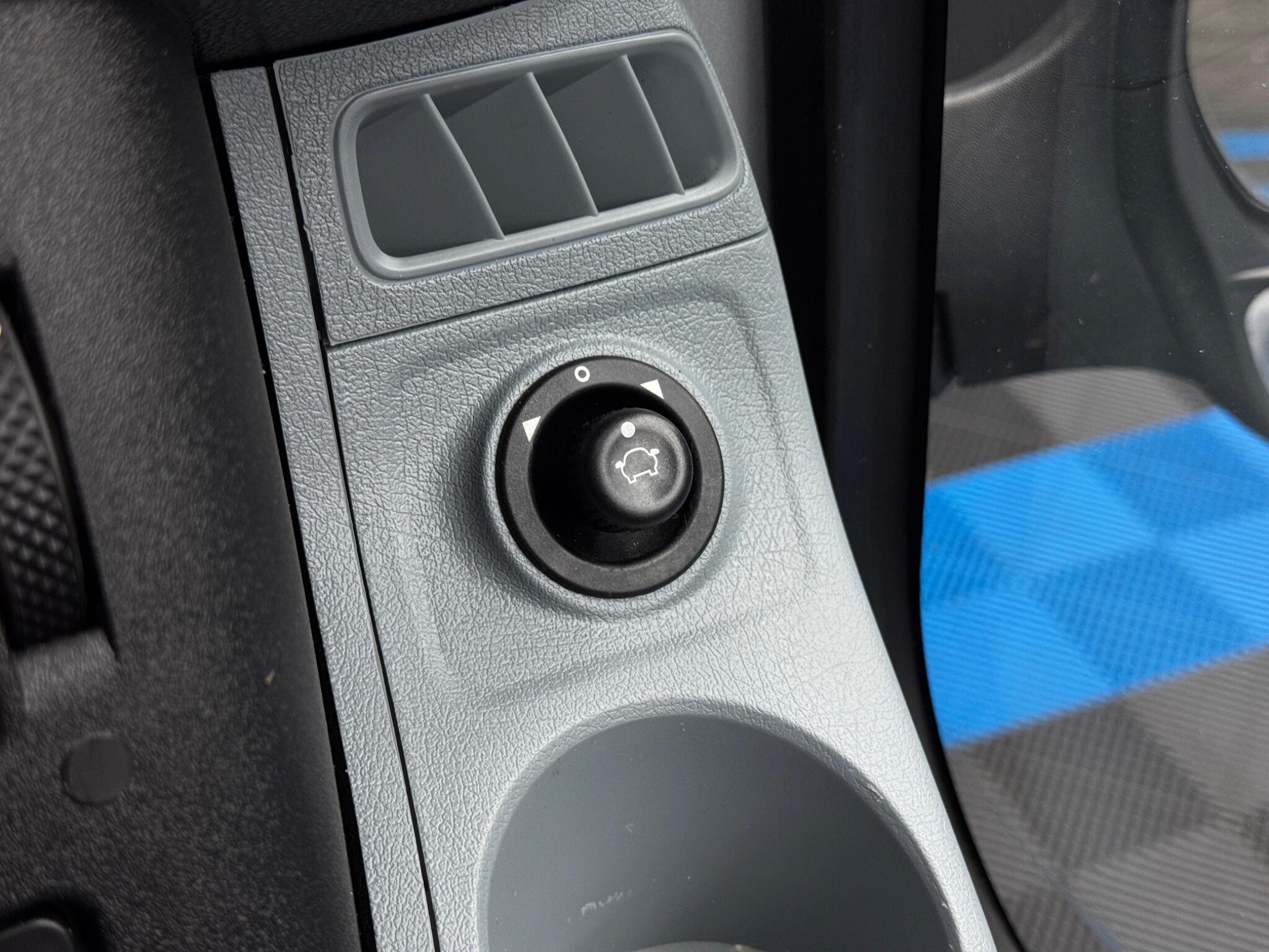 Ford Transit - Image 26