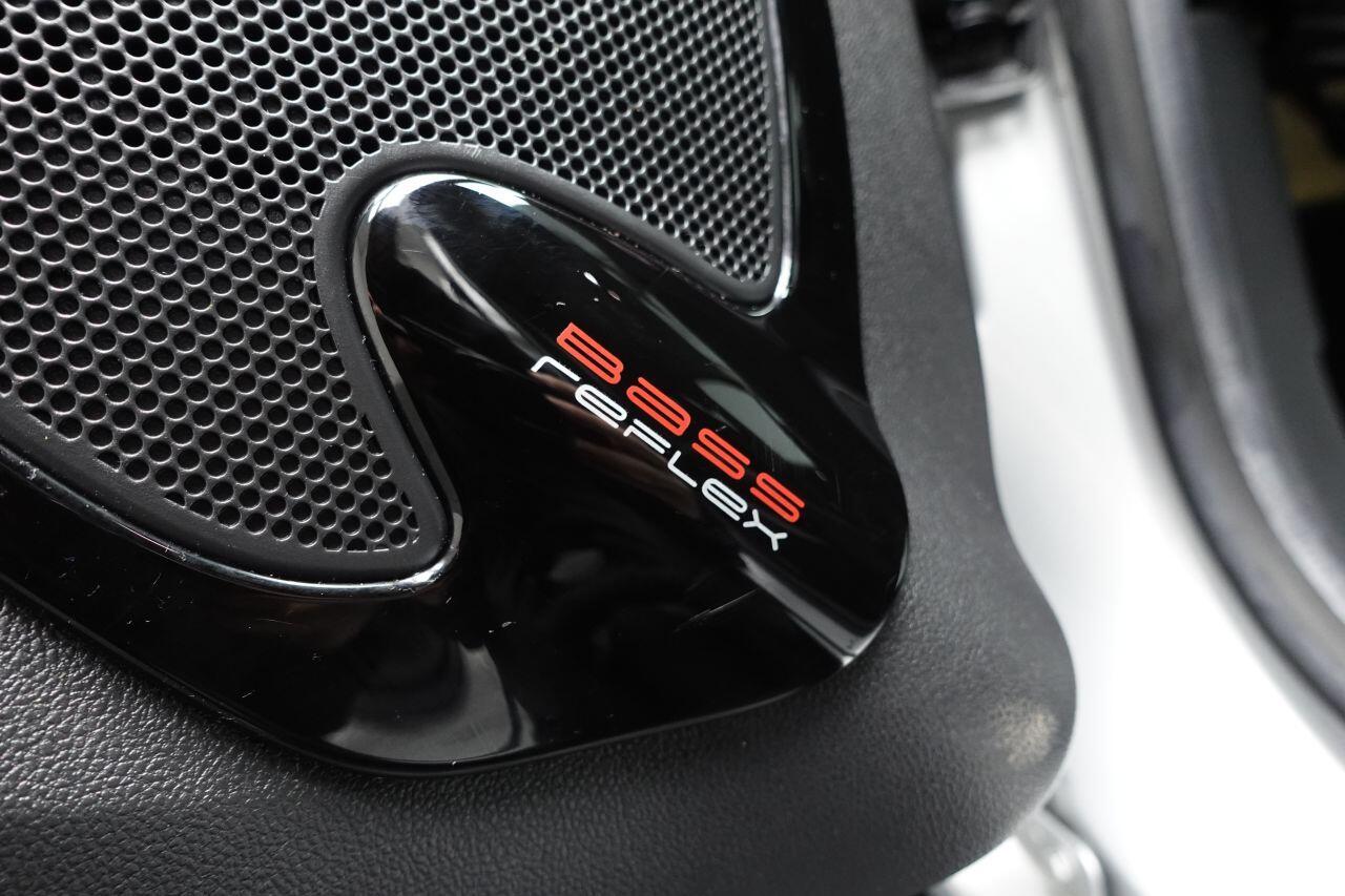 Renault Clio - Image 25