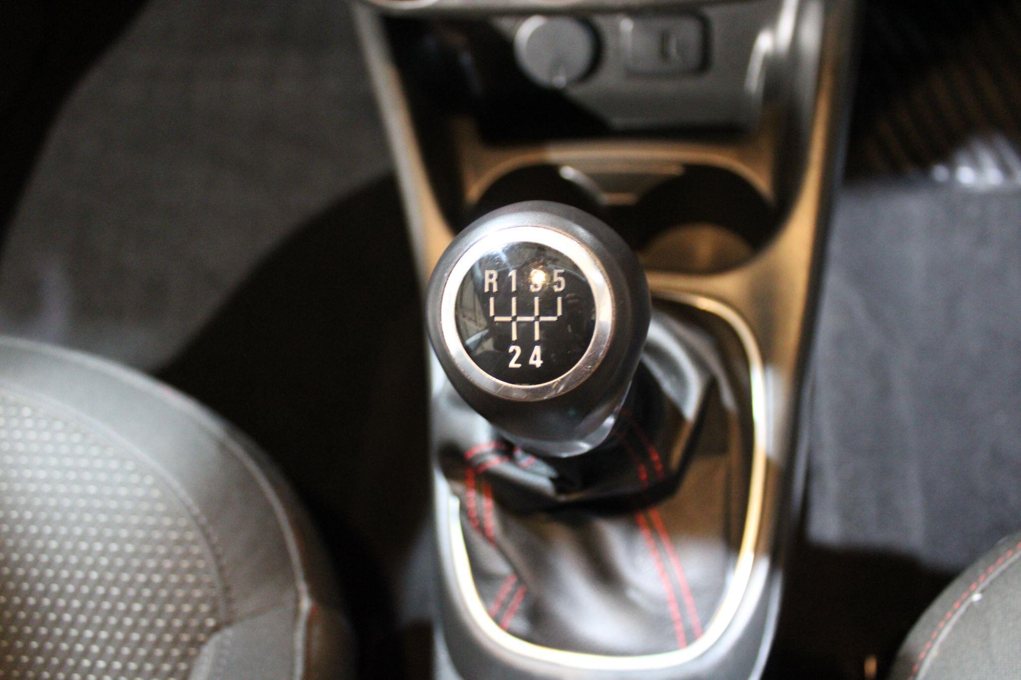 Vauxhall Corsa - Image 8