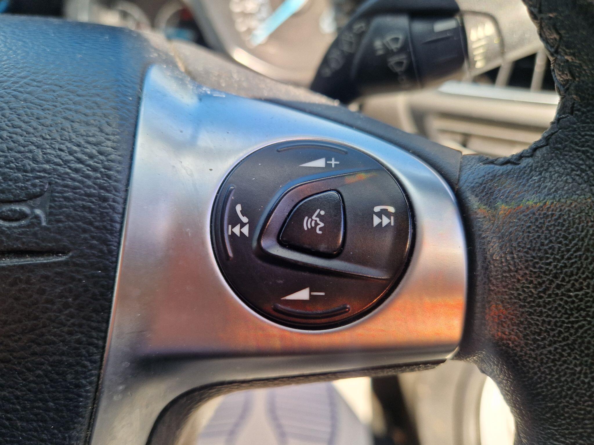 Ford Kuga - Image 49