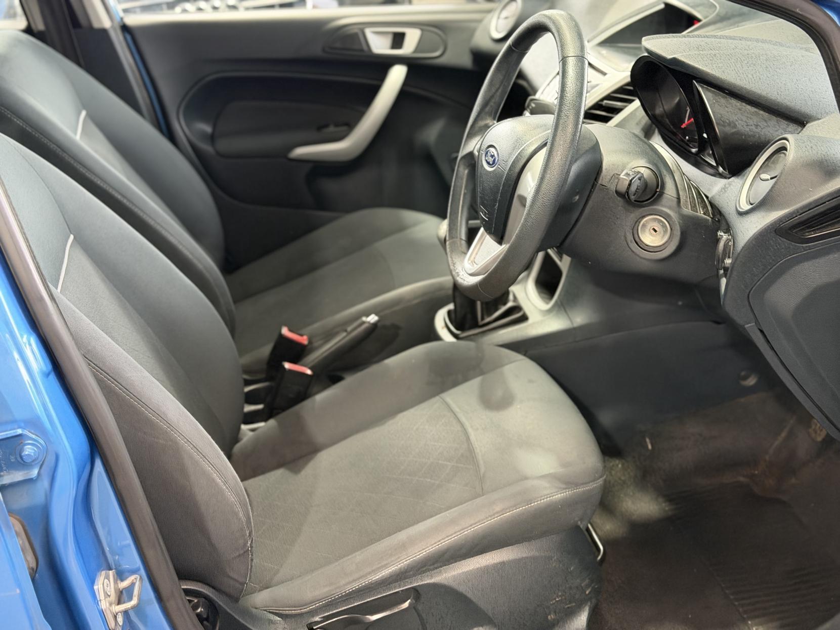 Ford Fiesta - Image 19