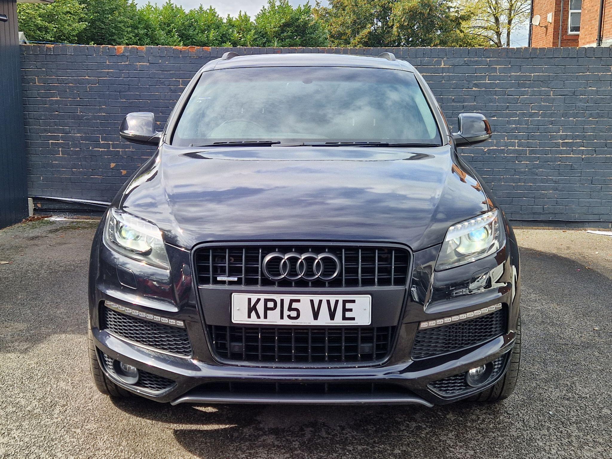 Audi Q7 - Image 12