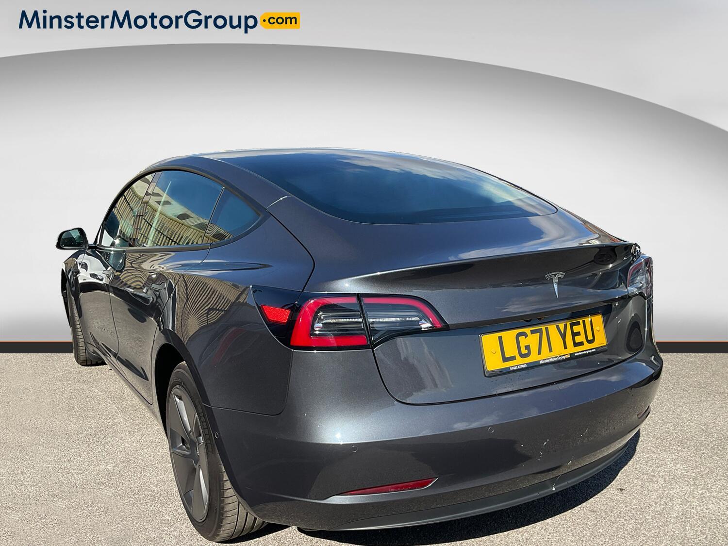 Tesla Model 3 - Image 4