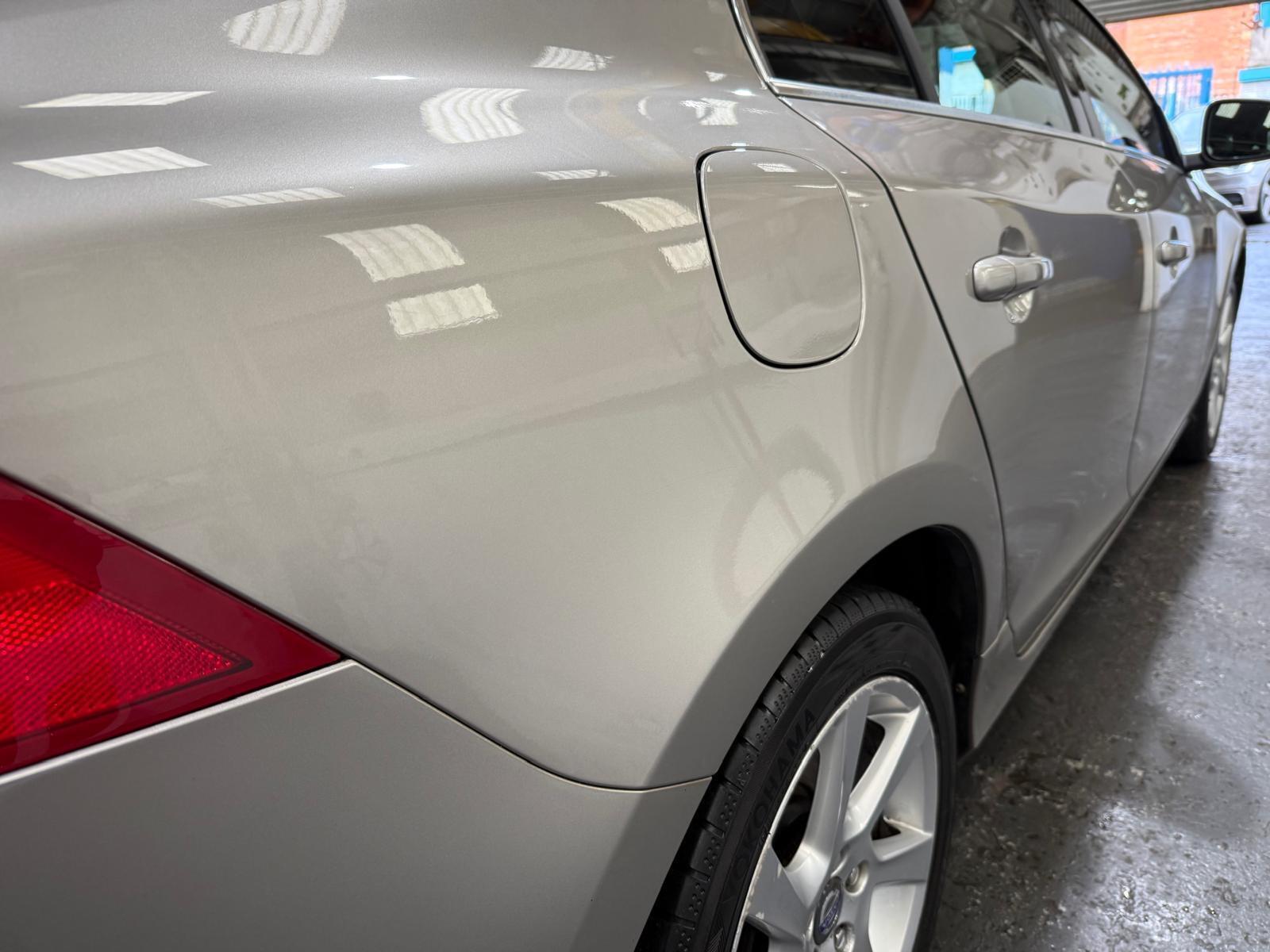 Volvo S60 - Image 16