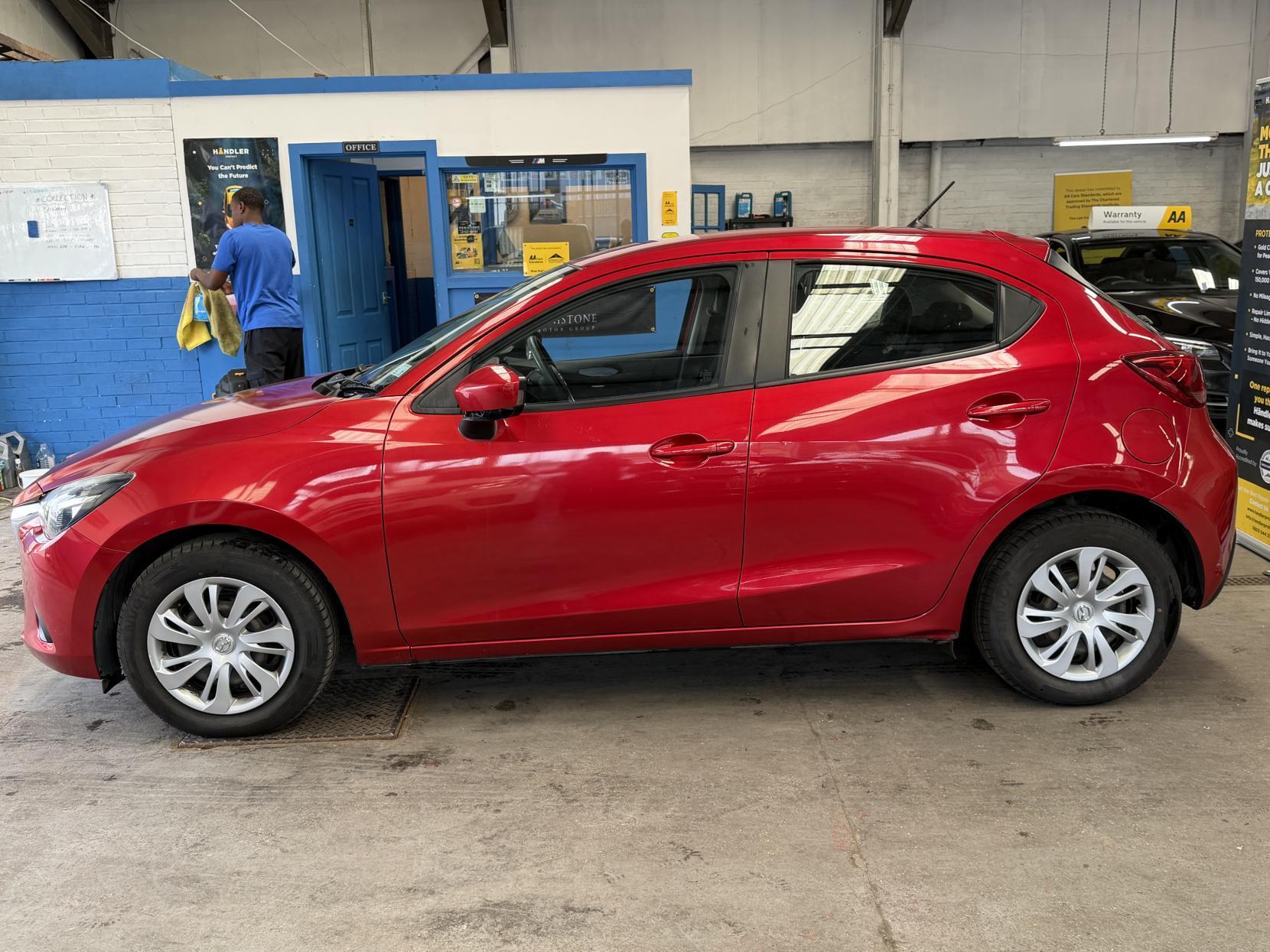Mazda MAZDA2 - Image 2
