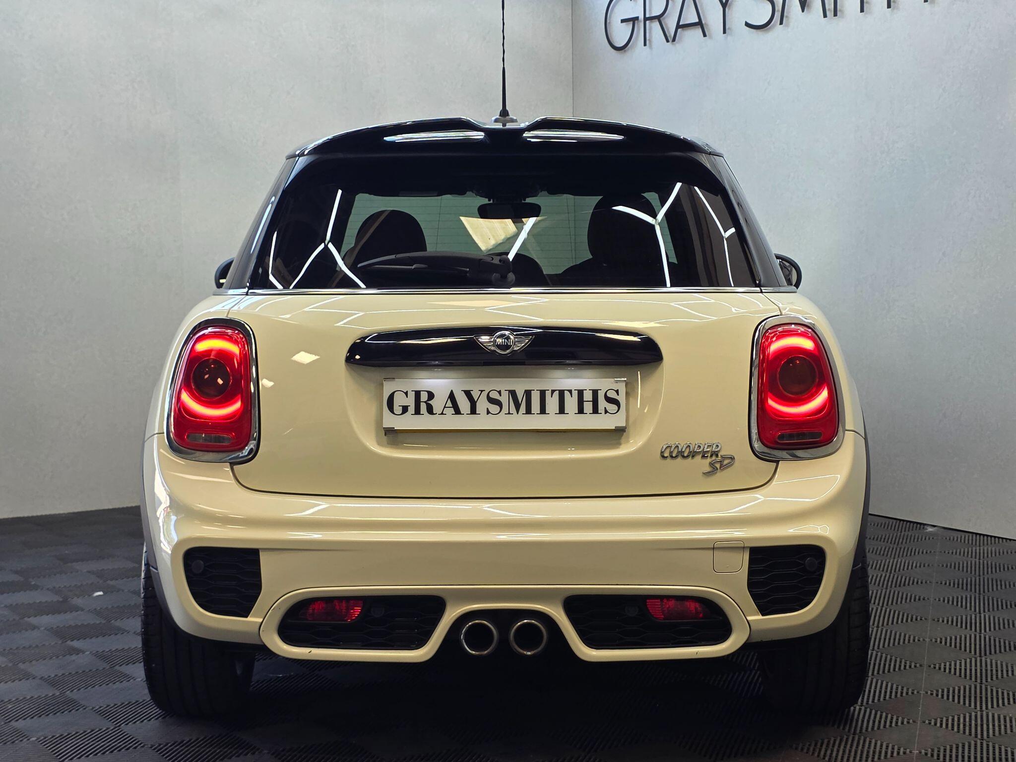 MINI Hatch - Image 10