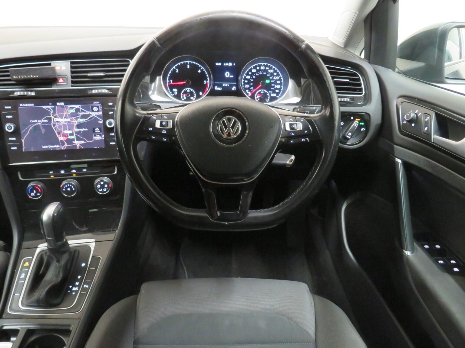 Volkswagen Golf - Image 14