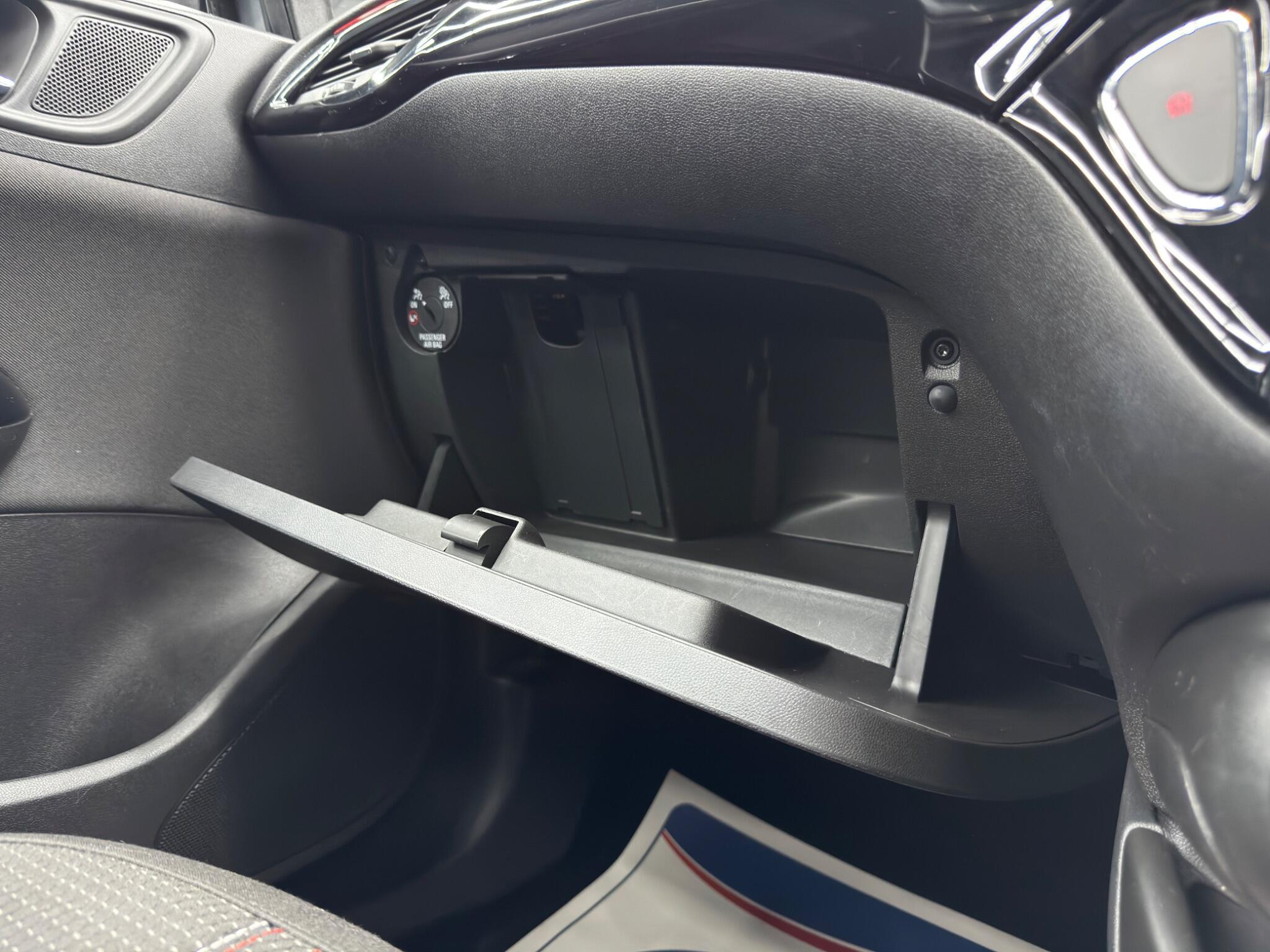 Vauxhall Corsa - Image 33