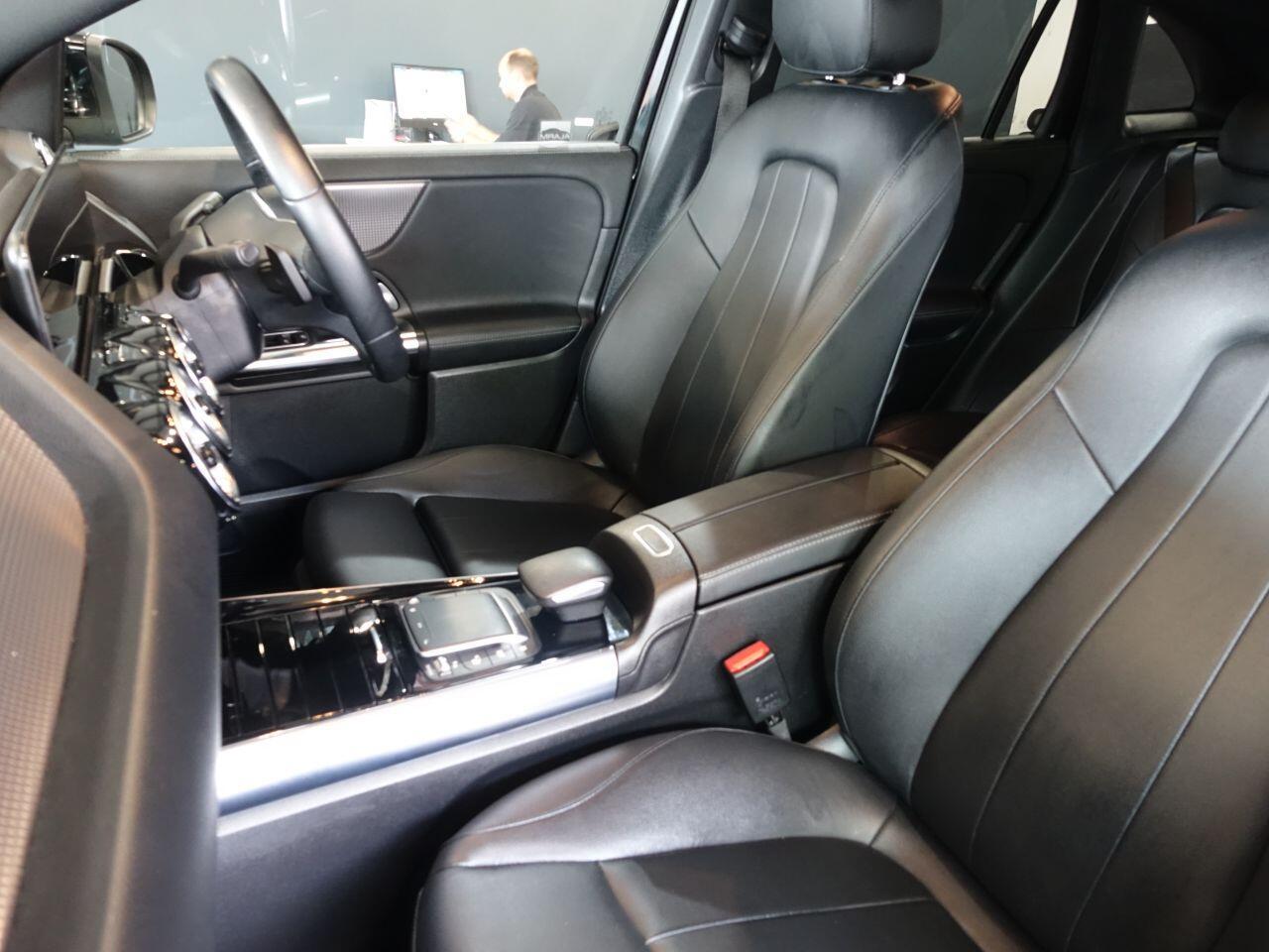 Mercedes-benz EQA - Image 12