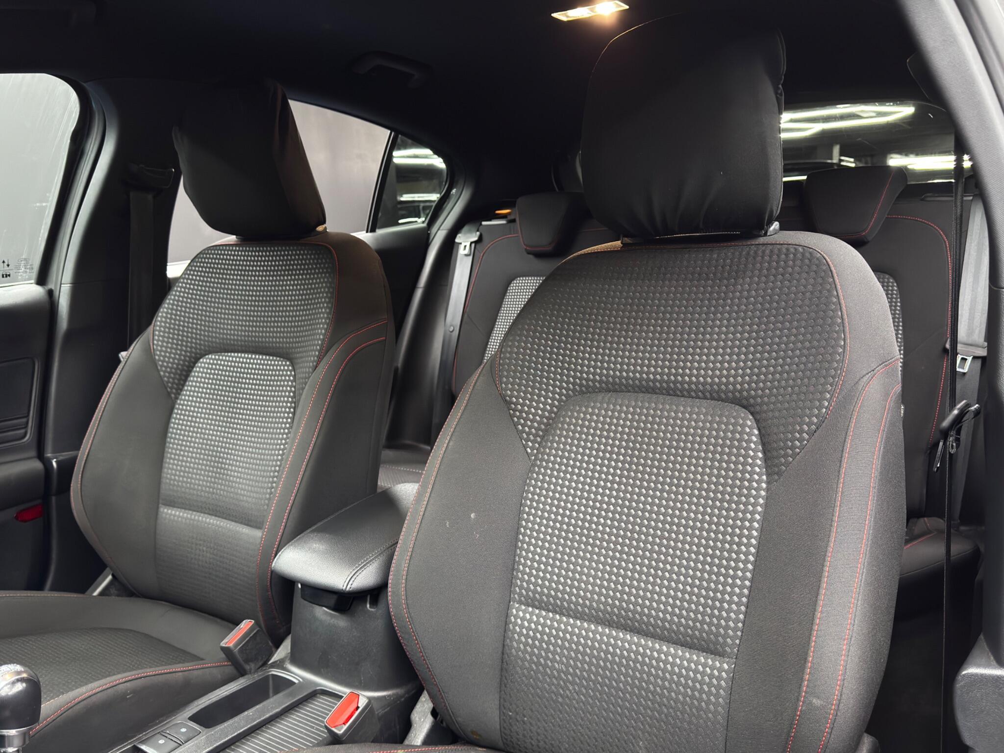 Ford Focus - Image 14