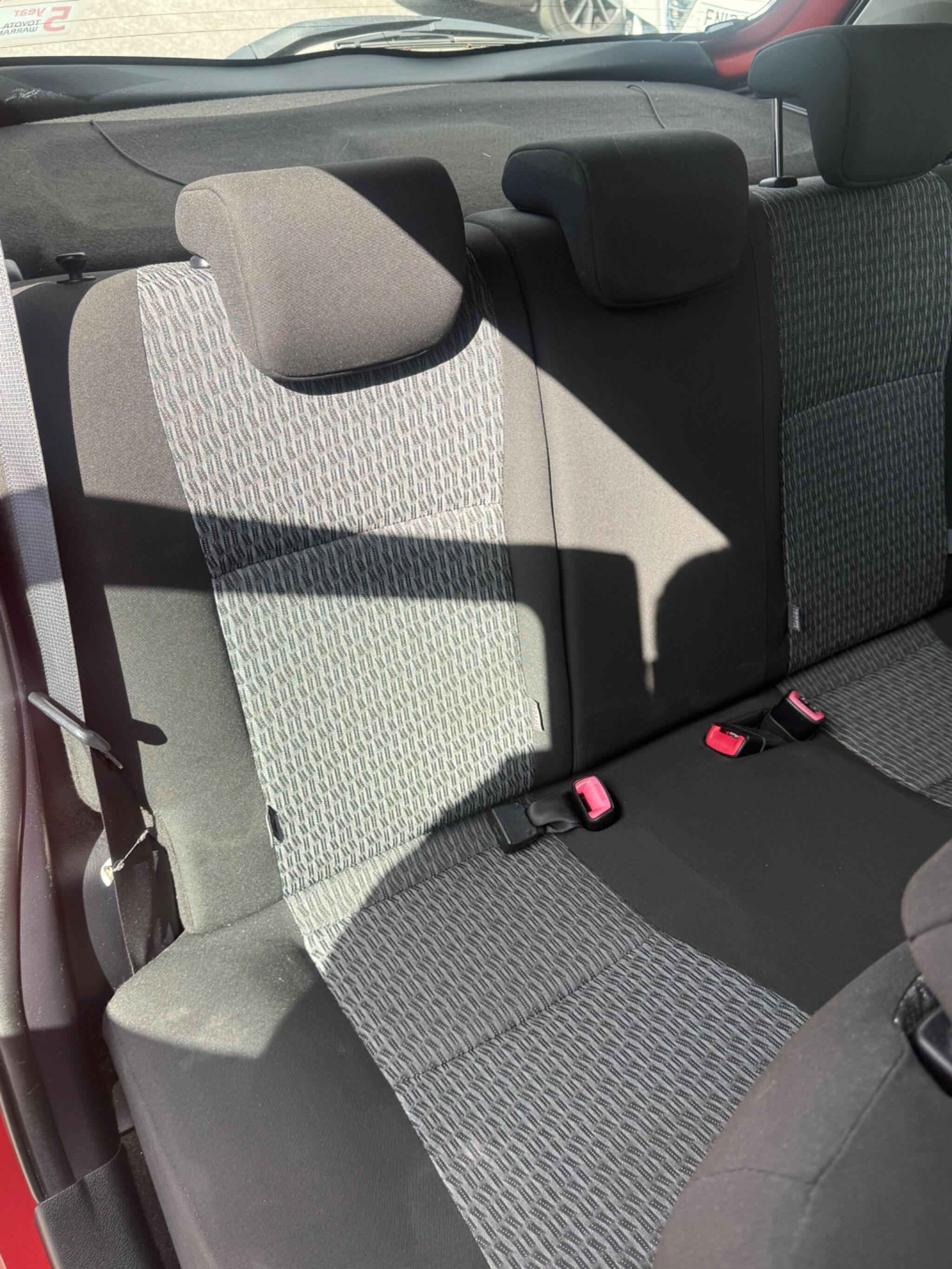 Toyota Yaris - Image 17