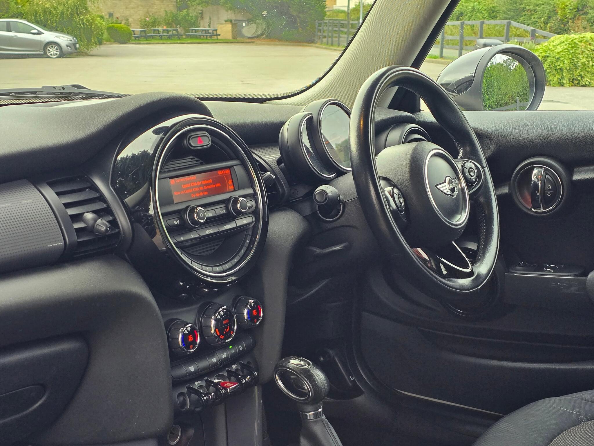 MINI Hatch - Image 2