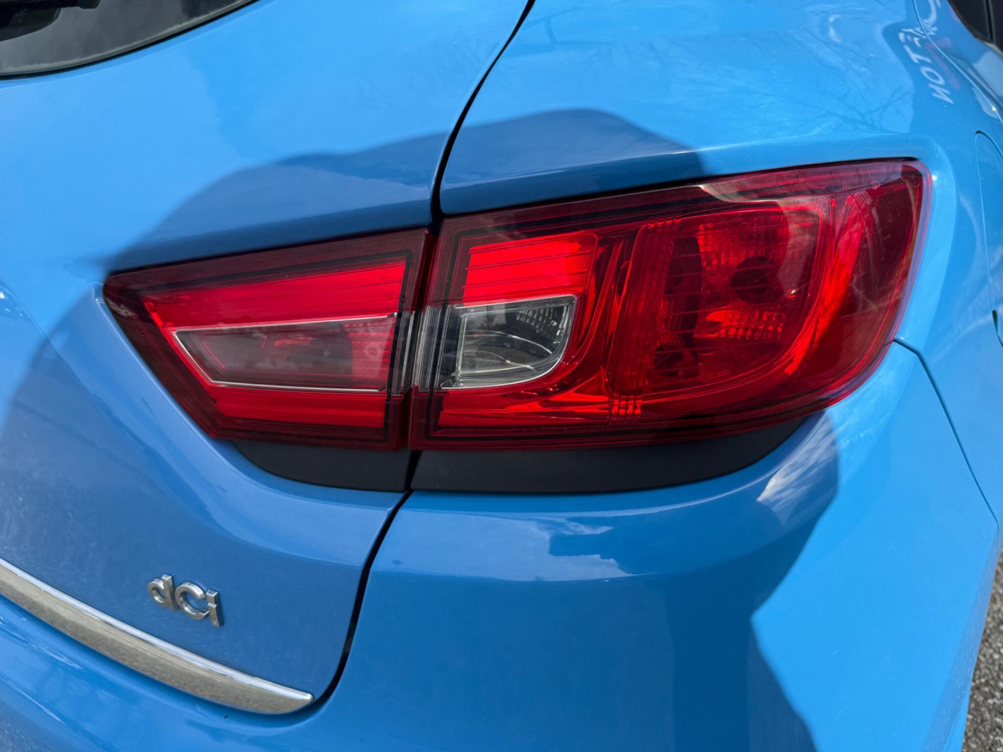 Renault Clio - Image 45